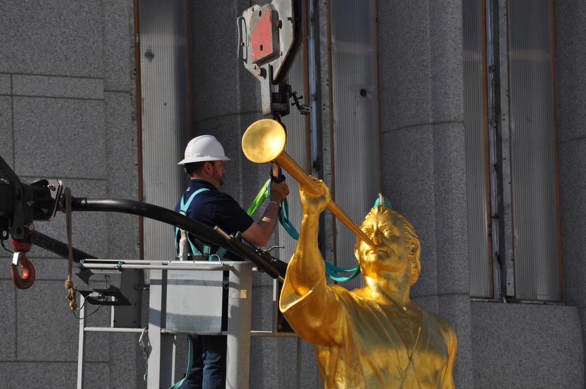 Angel Moroni statue placed atop LDS temple in Rome