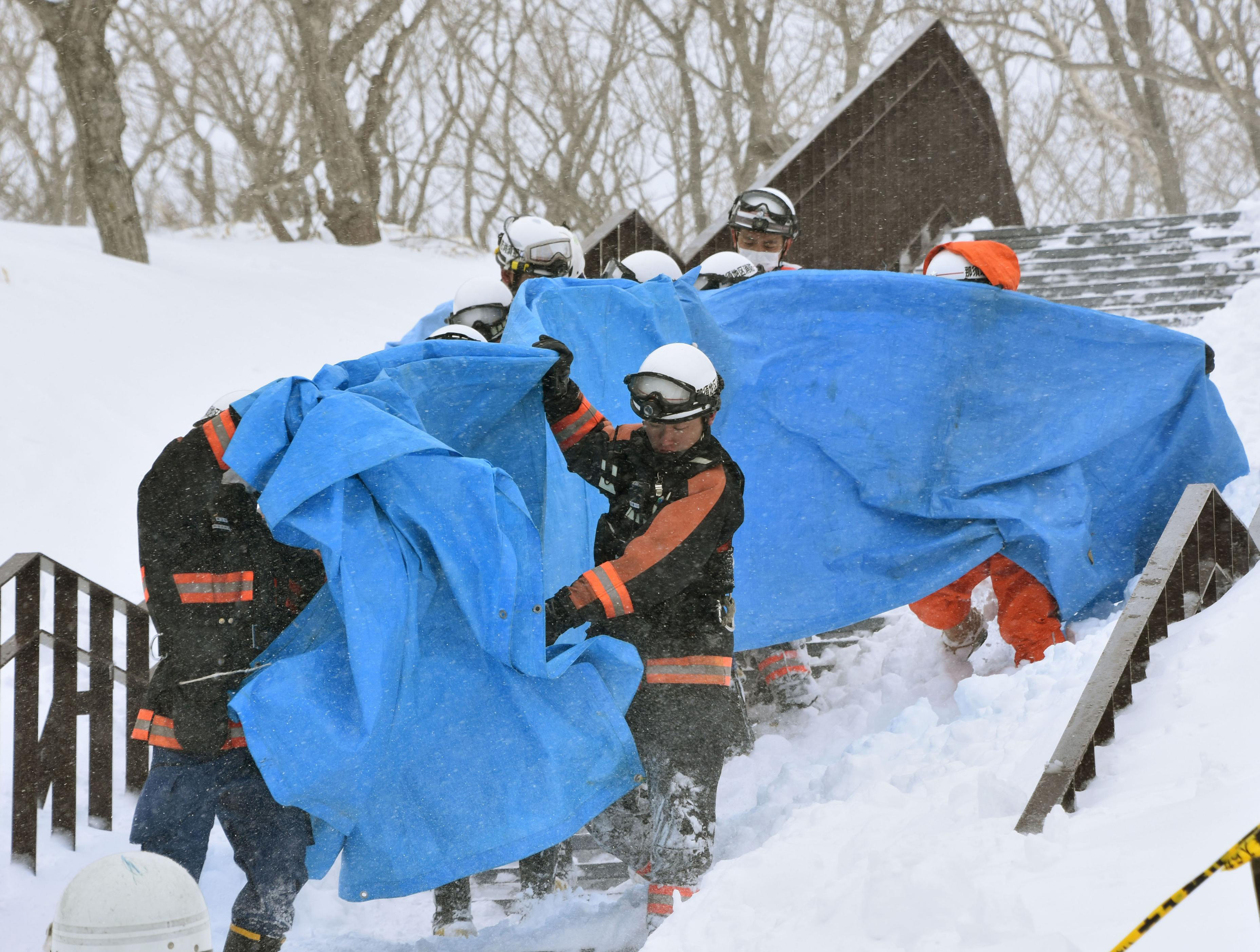 Avalanche kills 7 students, instructor in Japan