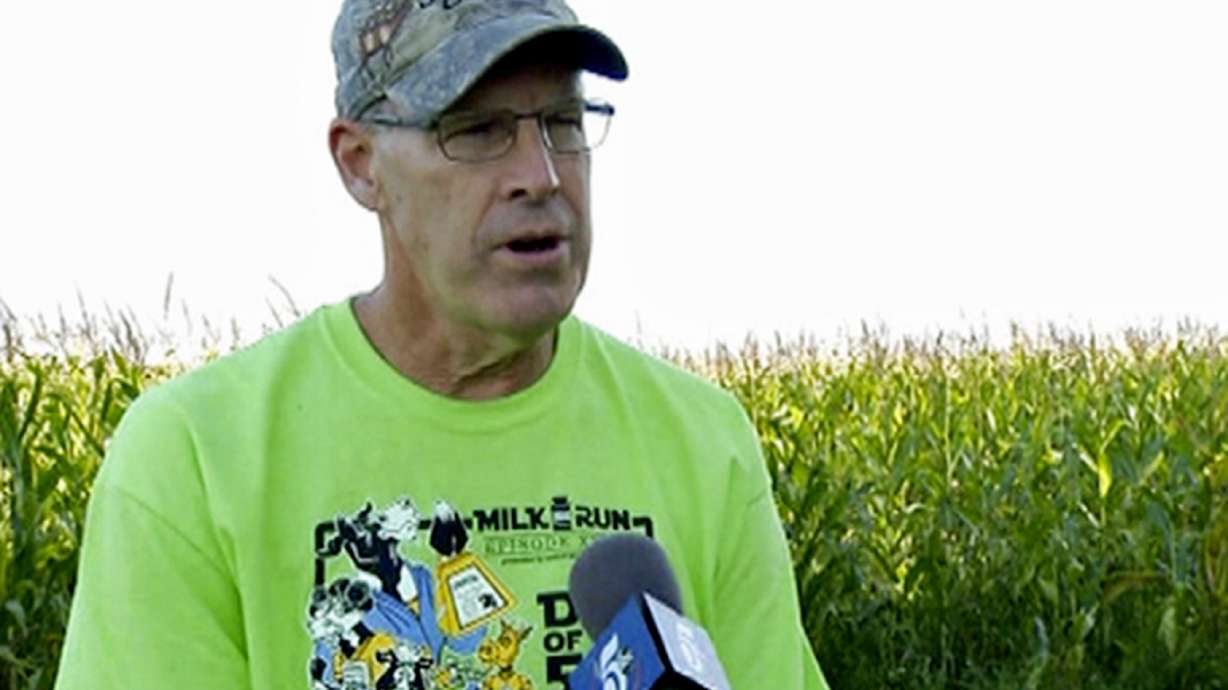 Man wrongly named person of interest in 1989 abduction sues