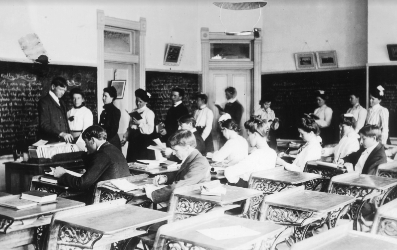 A classroom at Branch Normal School in 1910 (Photo: SUU Special Collections)