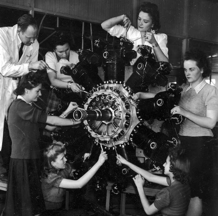 An aeronautics class at the Branch Agricultural School in 1944 (Photo: SUU Special Collections)