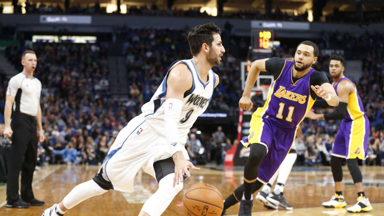 Rubio scores career-high 33 as Wolves beat Lakers 119-104