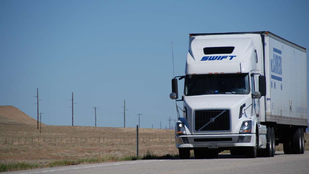 Swift and Knight combining to create trucking giant