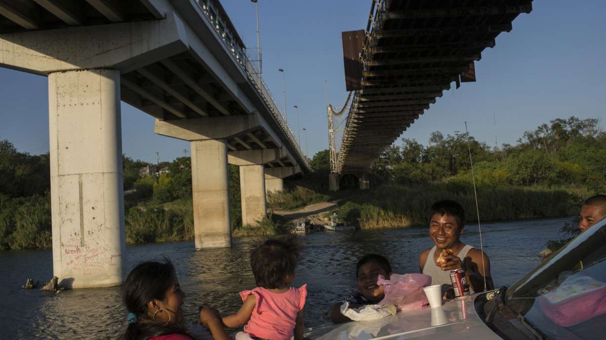 Border wall could leave some Americans on 'Mexican side'