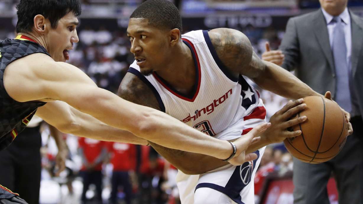 Wall scores playoff-best 32 as Wizards beat Hawks in Game 1