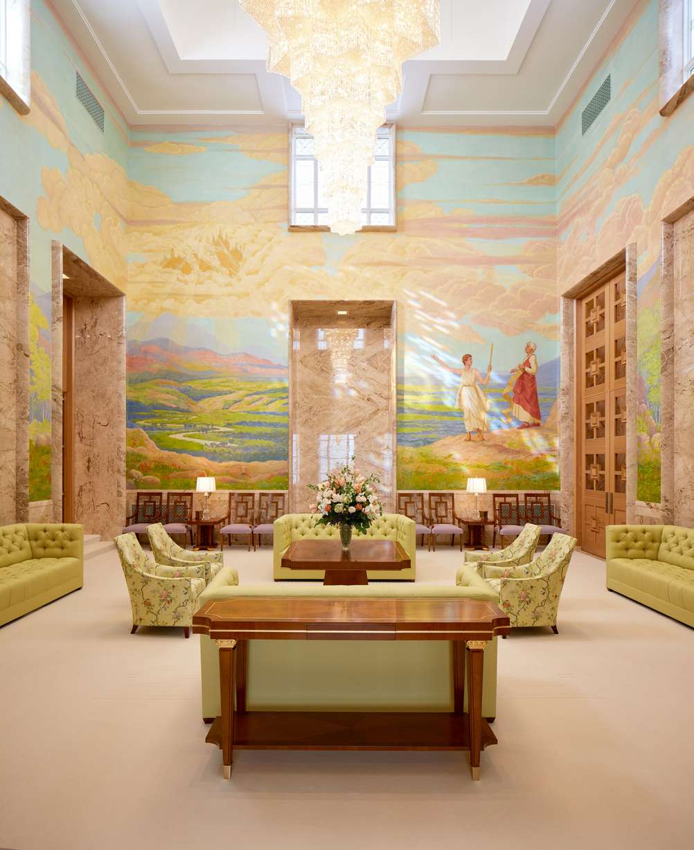 The celestial room in the Idaho Falls Idaho Temple. © 2017 Intellectual Reserve, Inc. All rights reserved