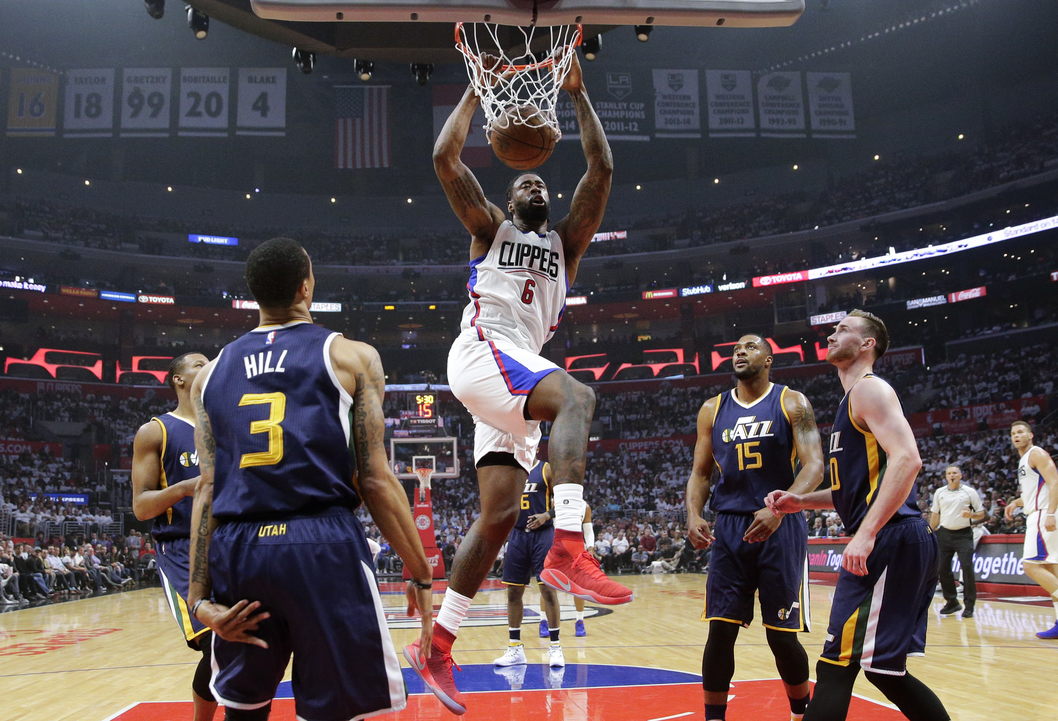 Lob City smash: Clippers beat Jazz 99-91, even series at 1-1