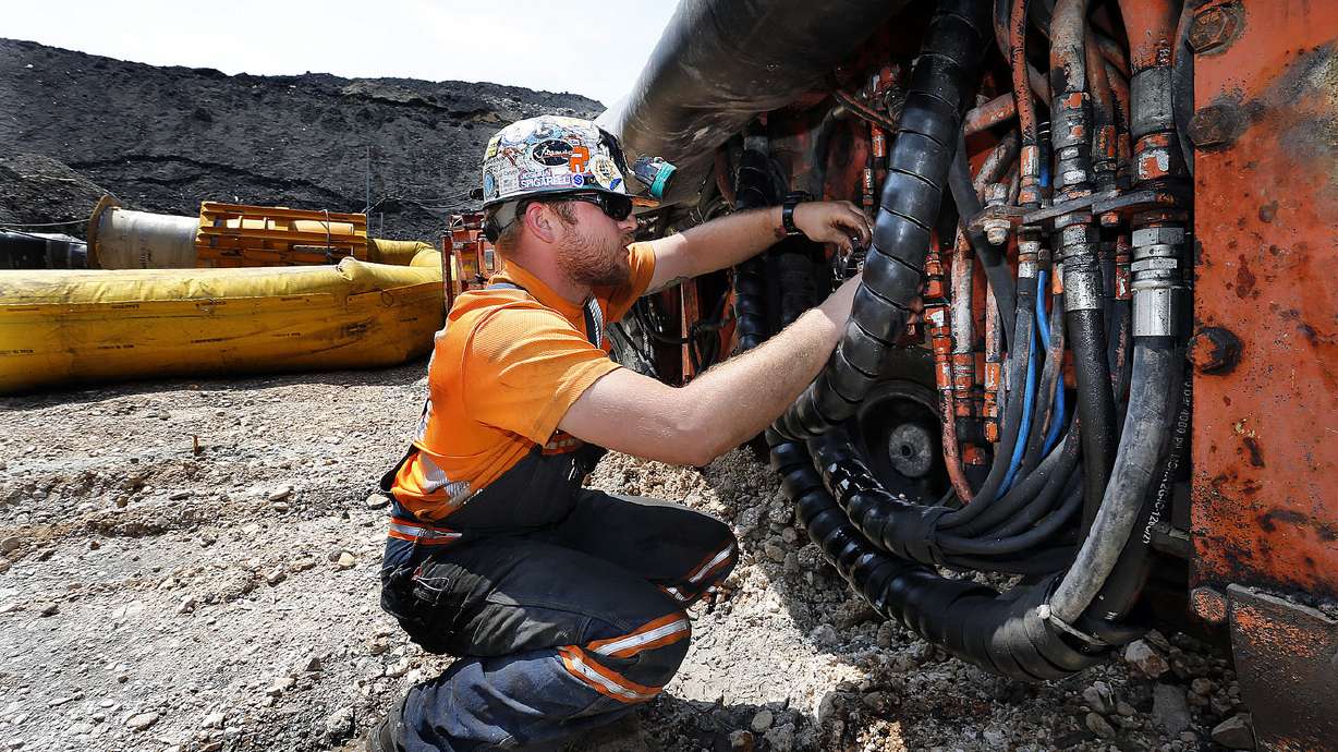 Trump administration approves 2 coal mining projects in Utah