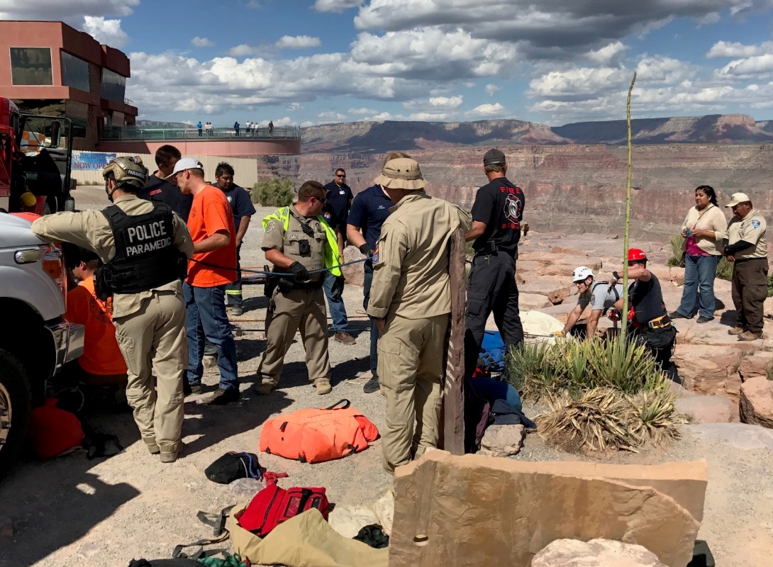 70-year-old woman falls into deep crack at Grand Canyon