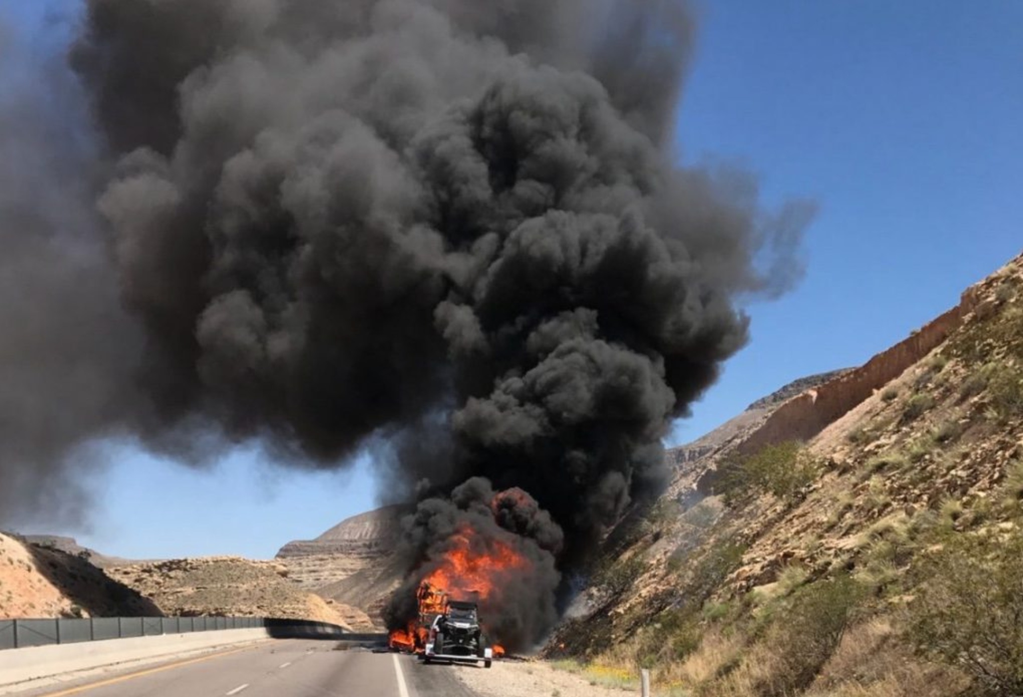 Fire engulfs $700K motorhome on I-15 in Virgin River Gorge