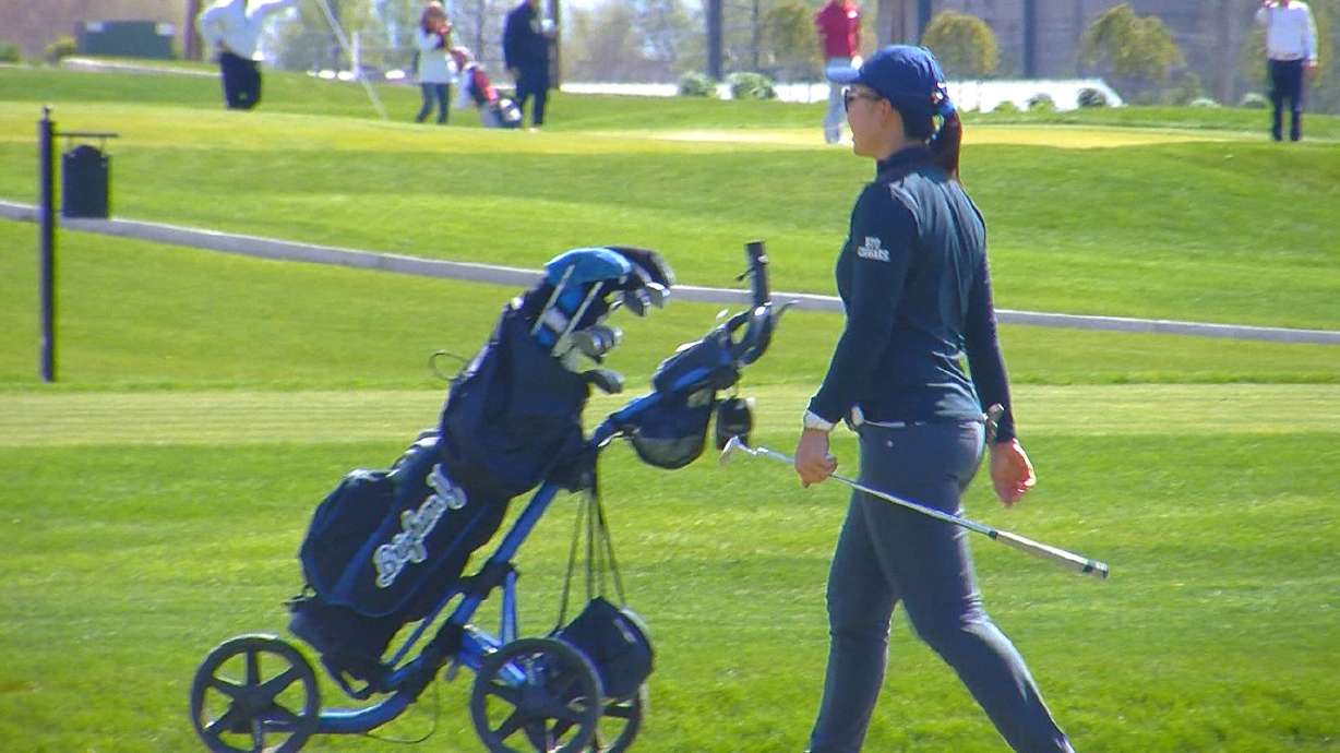 BYU golf teams move into prime contention for WCC championships