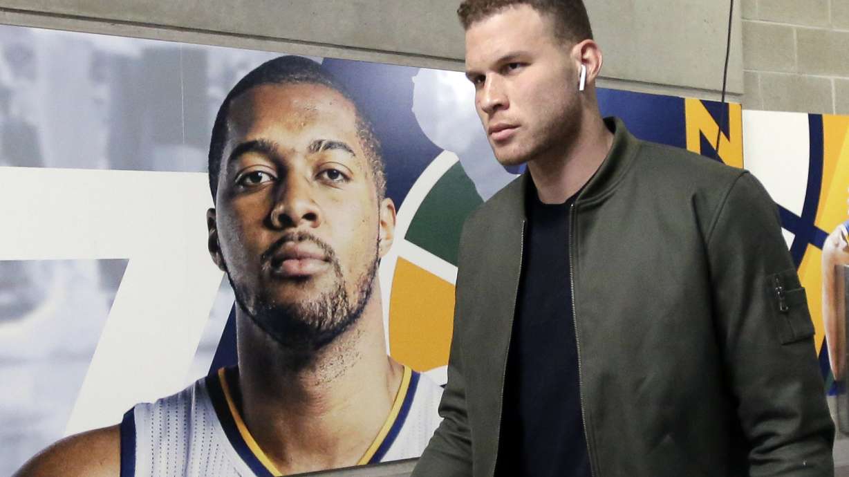 Blake Griffin leaves Game 3 with bruised right big toe