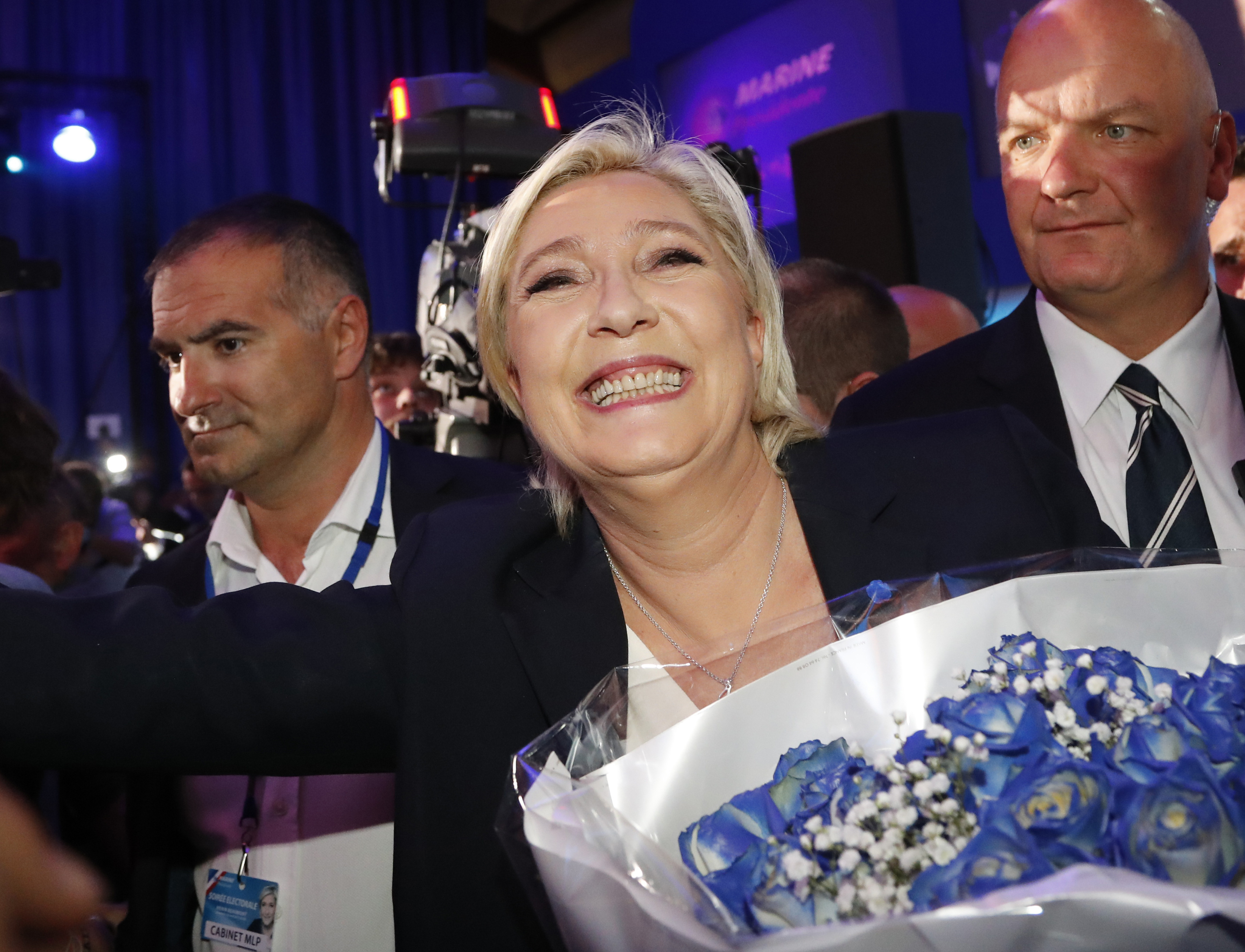 French vote for Macron, Le Pen shuts out mainstream politics