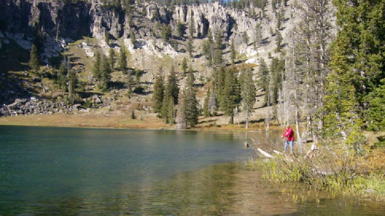 2 ways for hiking fly fishers to enjoy a Cache Forest gem