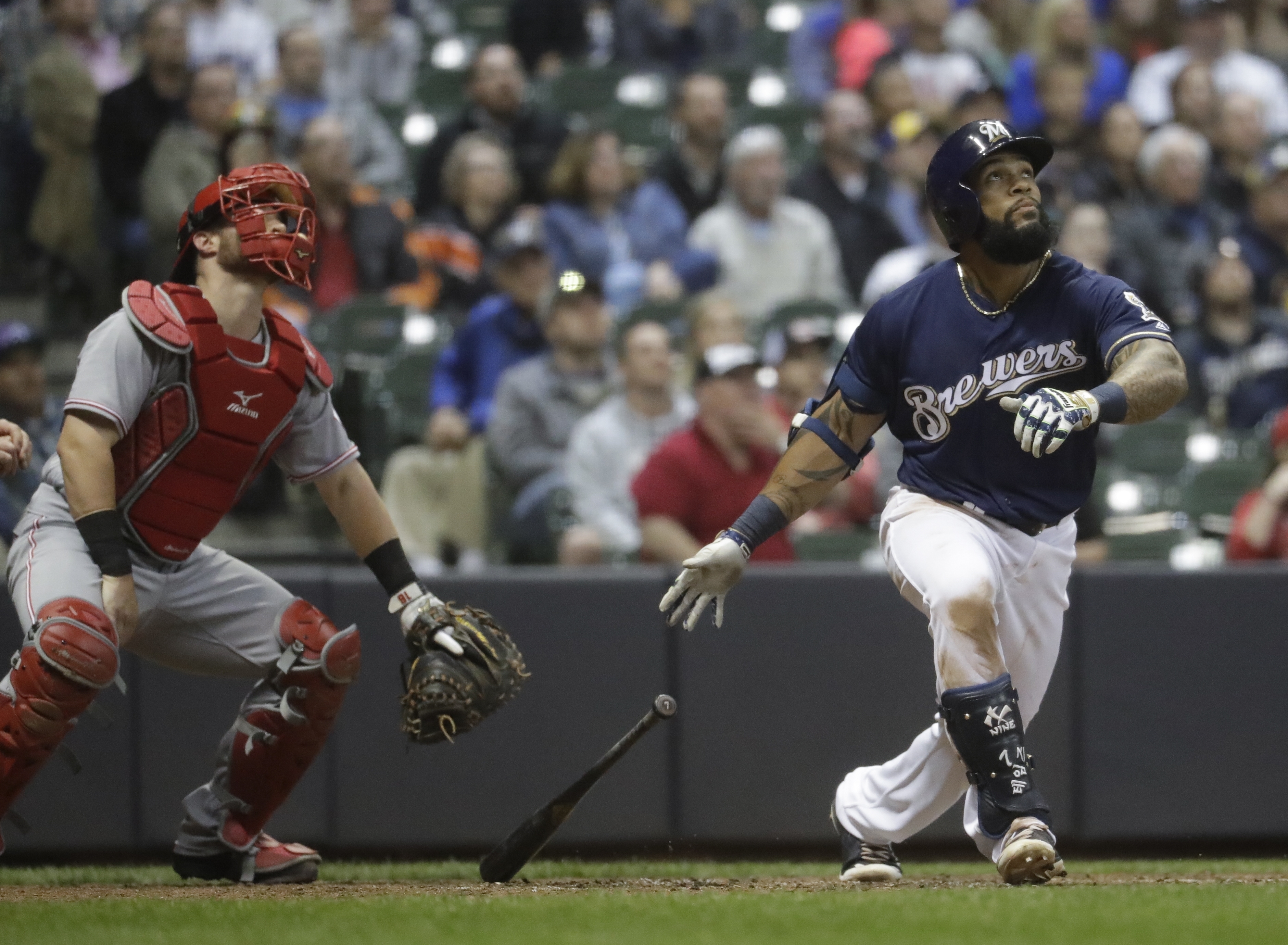 Eric Thames bashes his way into Brewers' record book