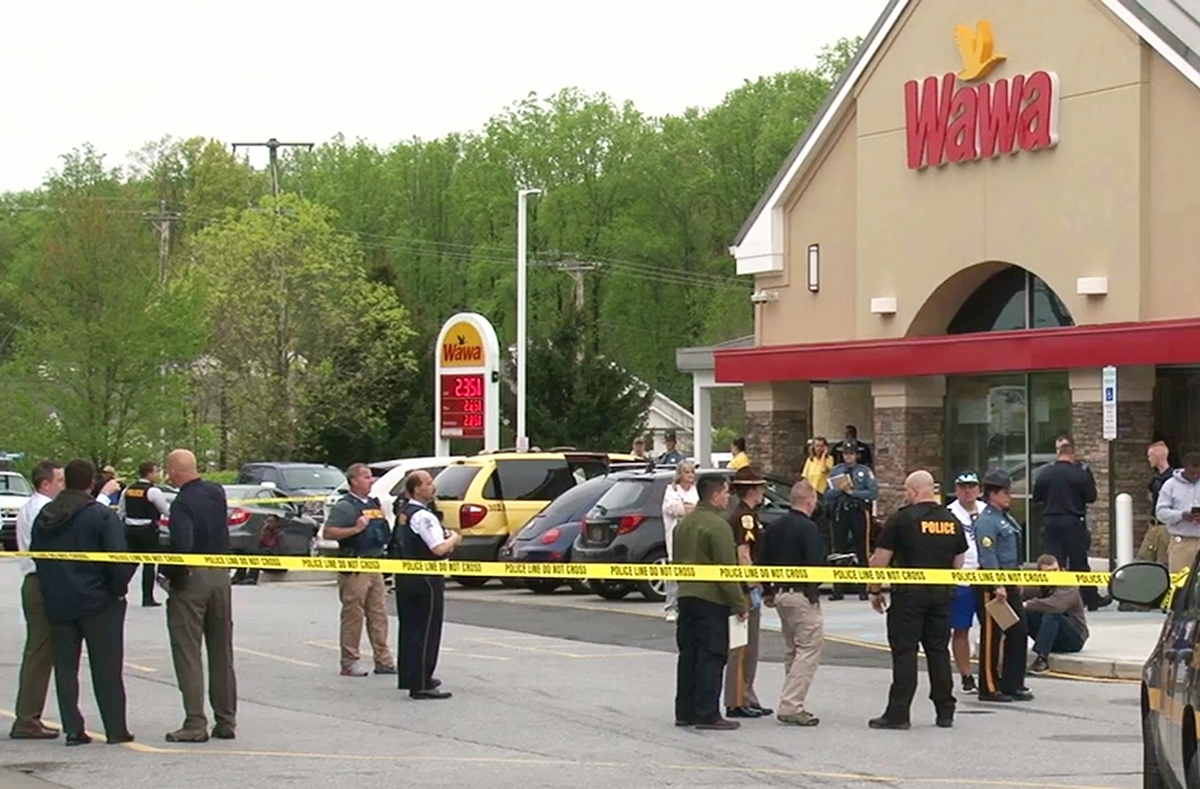Delaware trooper fatally shot outside convenience store