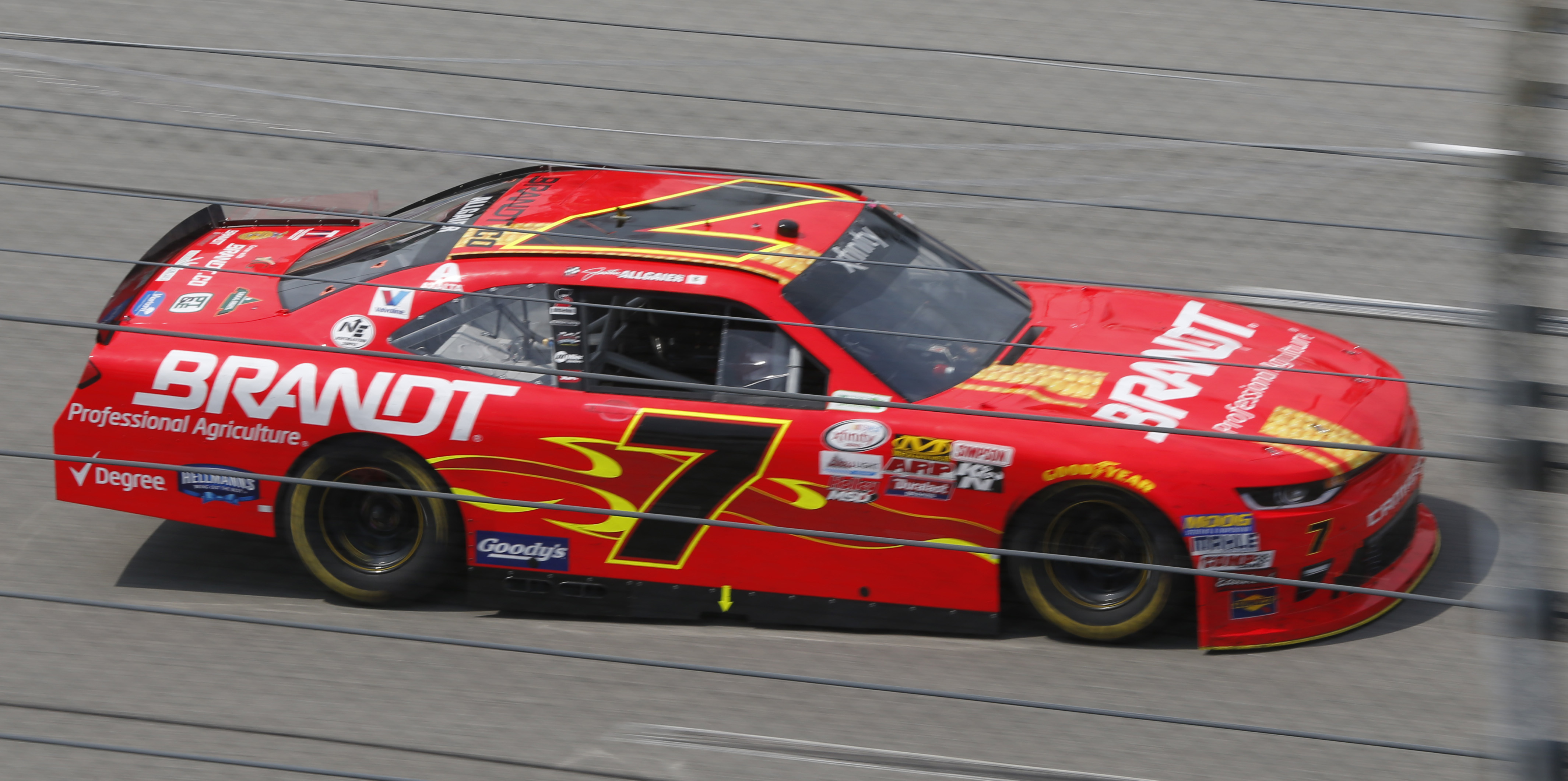 Larson takes second Xfinity victory of season at Richmond
