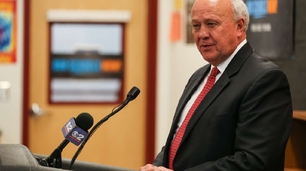 S.L. Chamber leader Lane Beattie surprised with Giant in Our City award