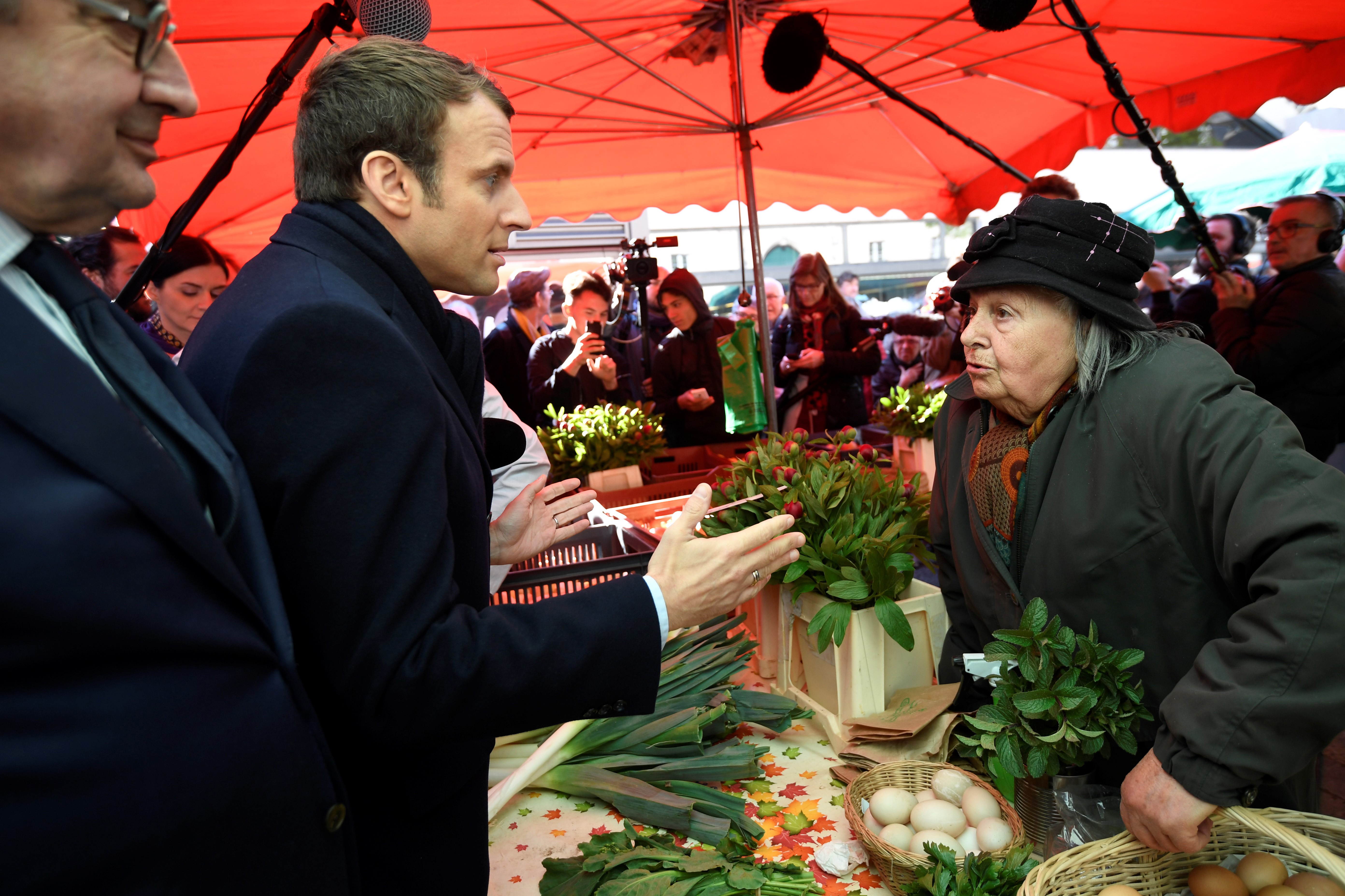 Macron's startup-style campaign upends French expectations