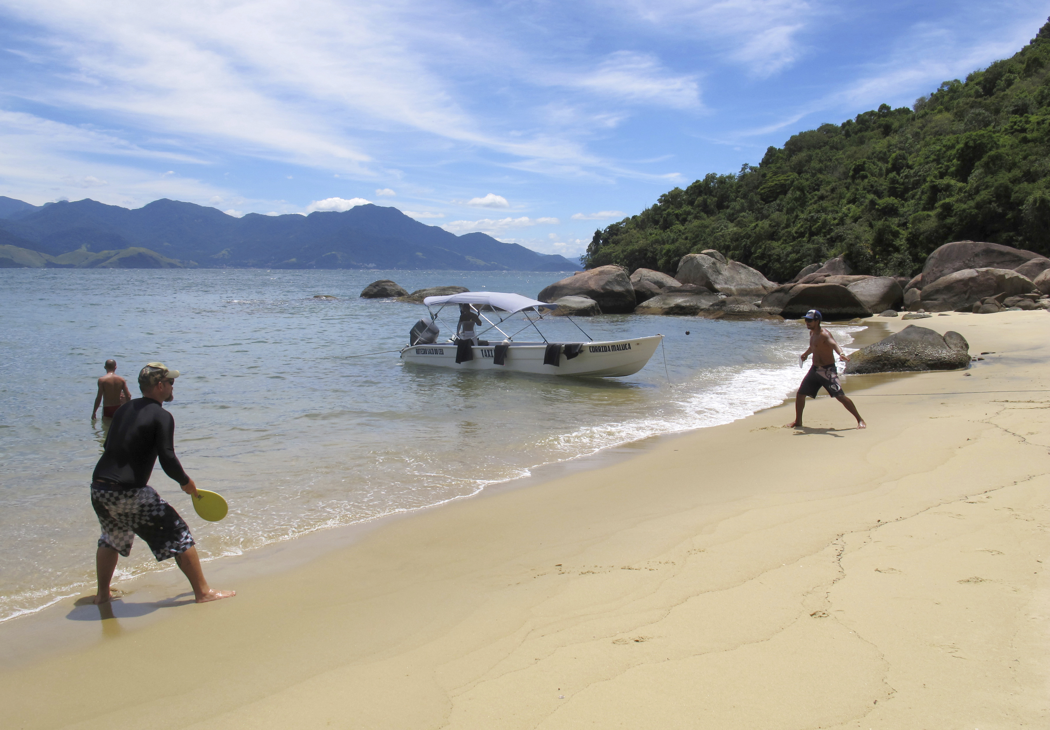 Brazil's Ilha Grande has what Rio does not _ clean beaches