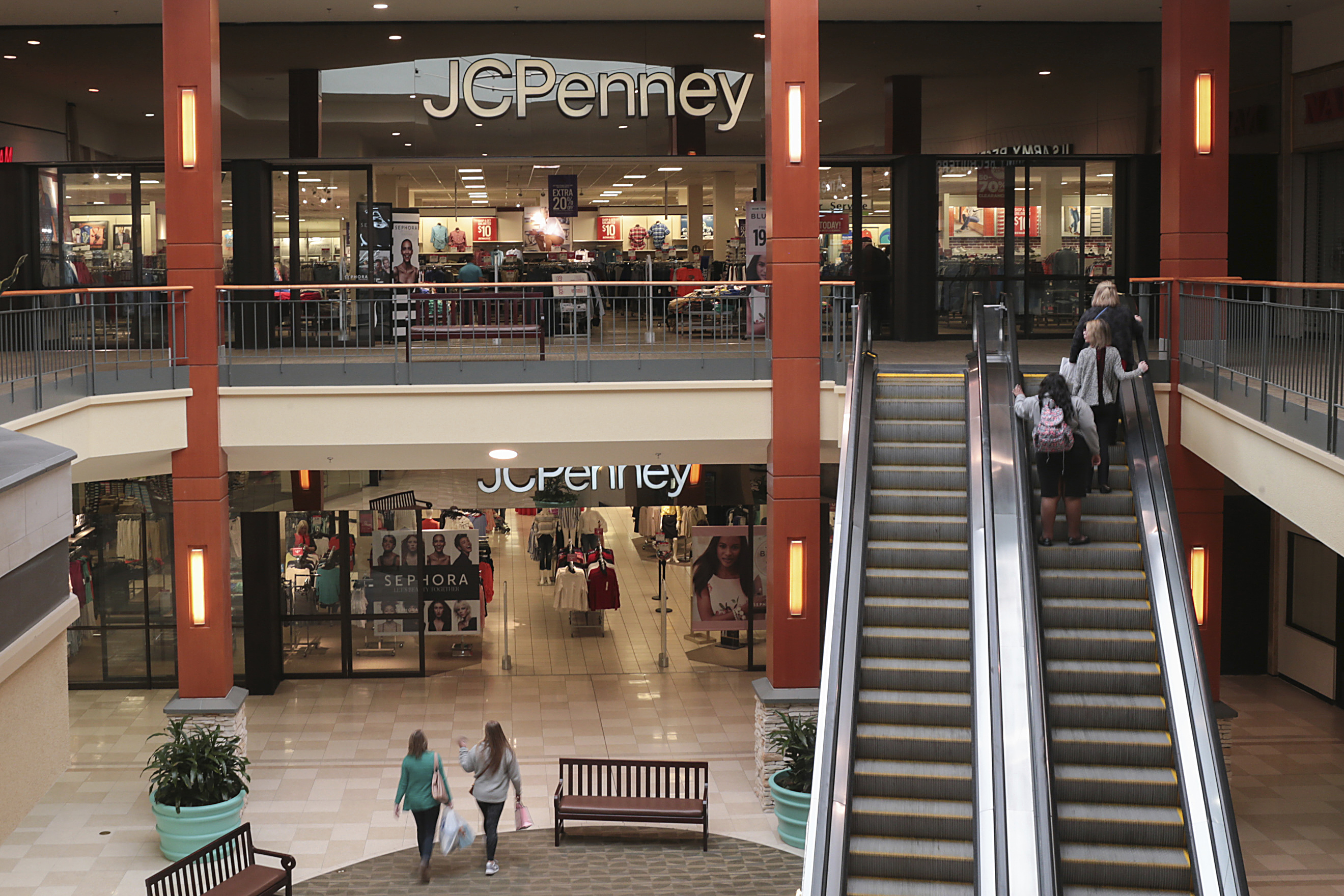 Retail funk: Stores face biggest challenges since recession