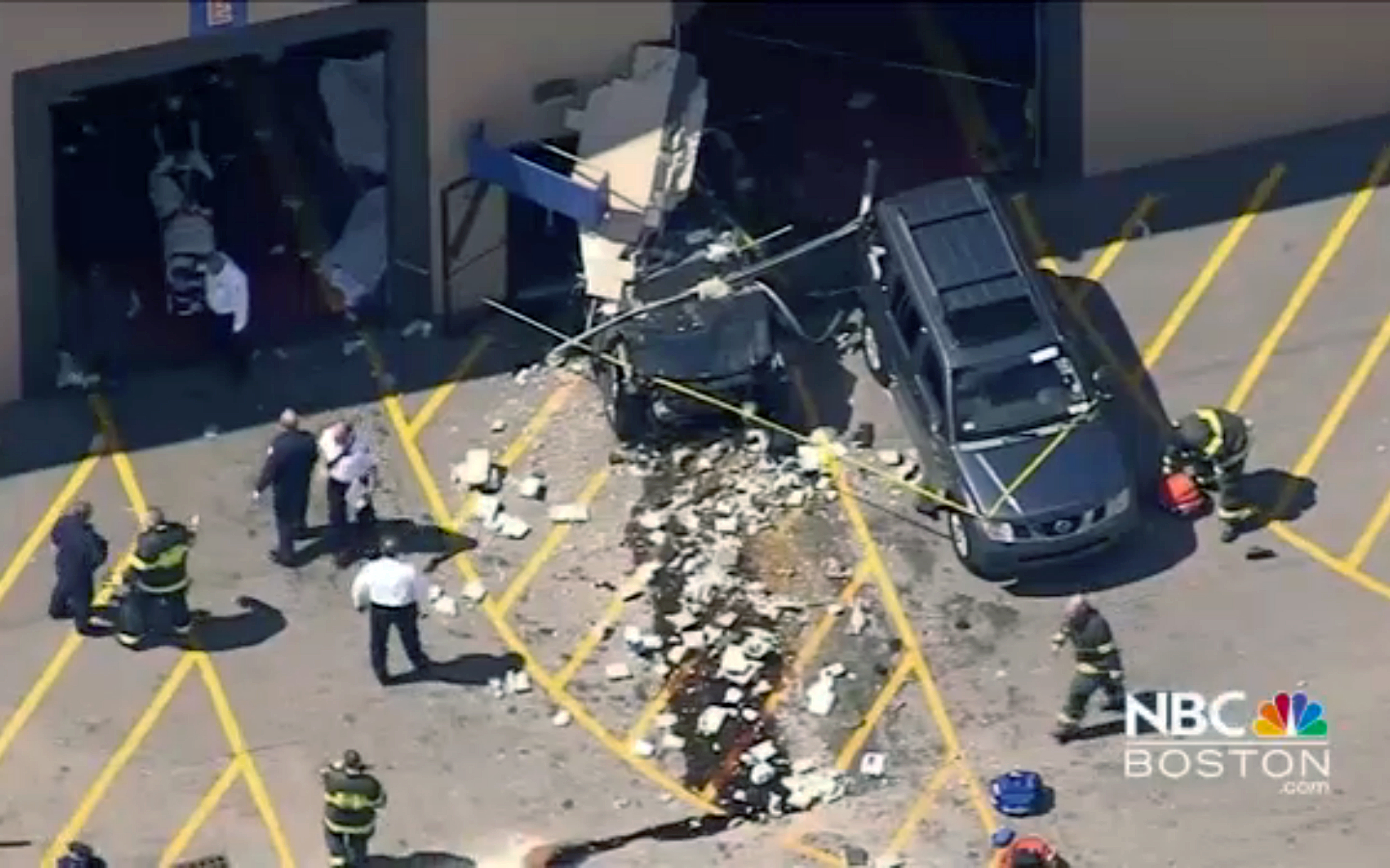 Indoor auto auction to reopen after crash that killed 3