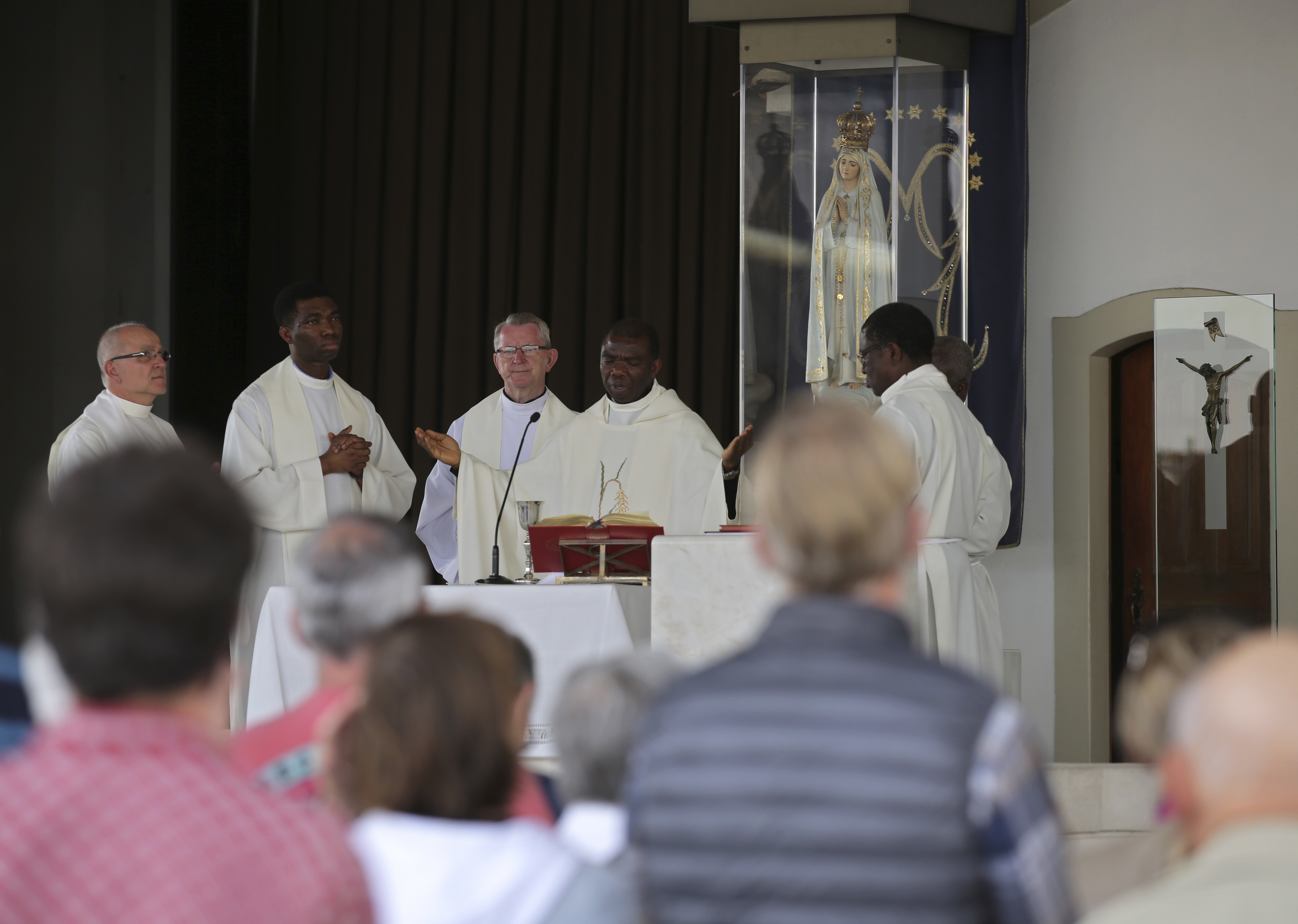 Pope to canonize 2 Fatima children a century after visions