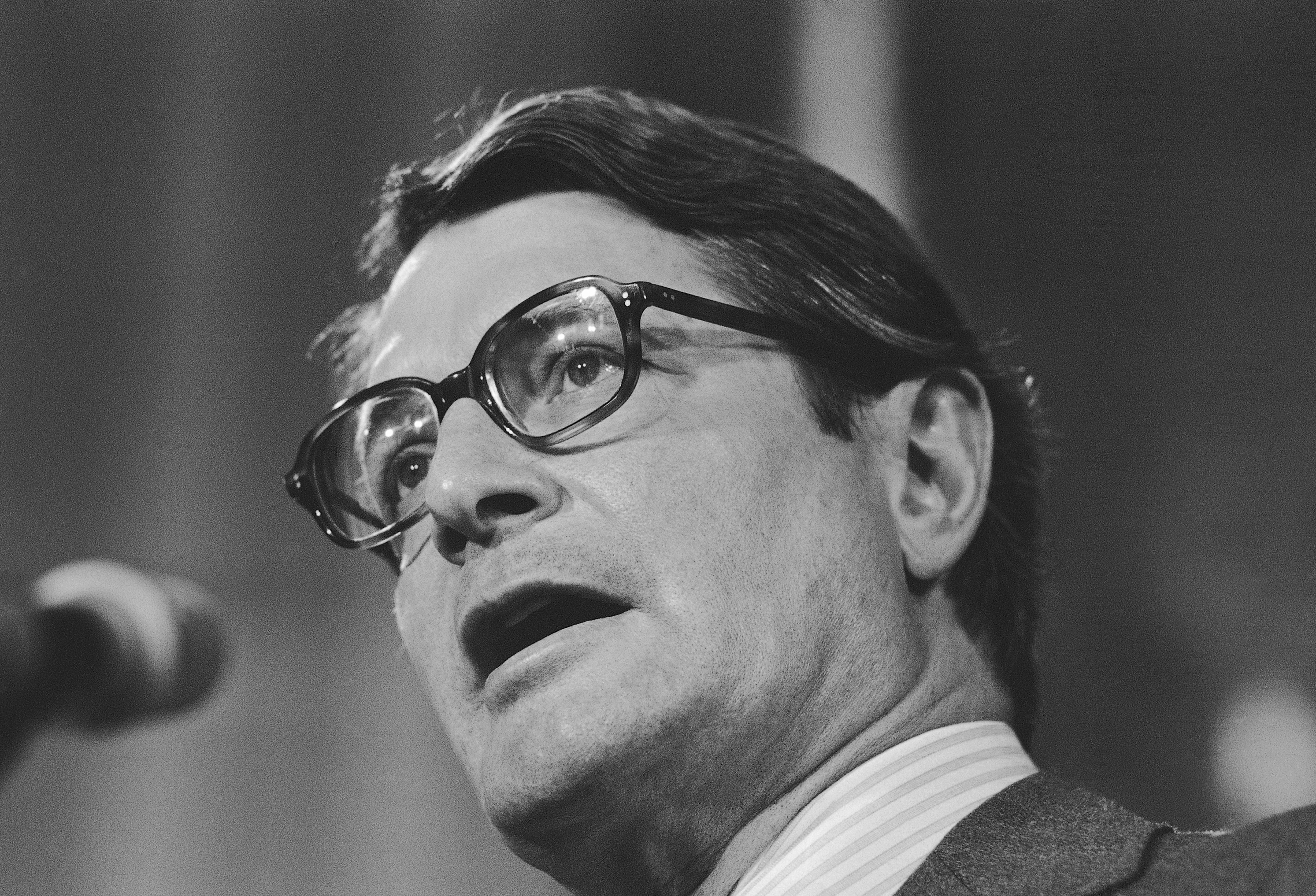 Comey firing compared to Nixon's 'Saturday Night Massacre'