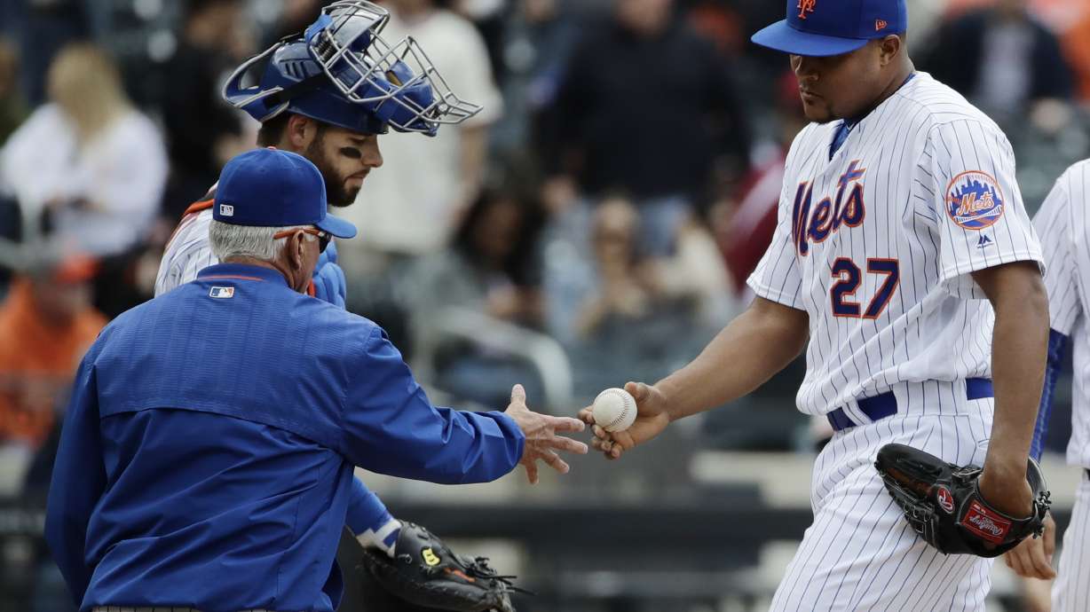 Mets closer Familia has clot in shoulder, surgery possible