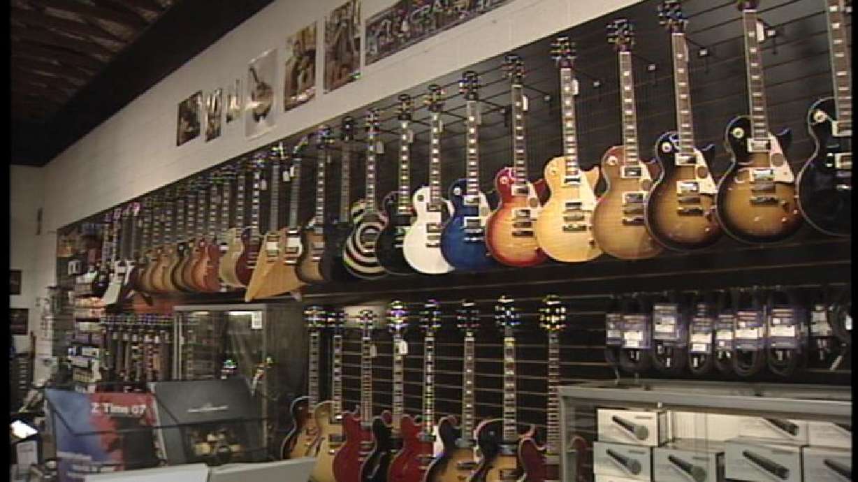 Police Catch Suspects Trying to Burglarize Music Store