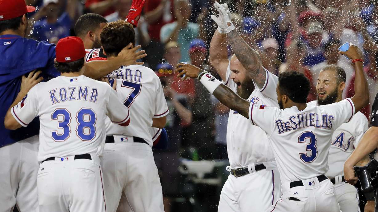 Party at Napoli's: 2nd HR ends Rangers' 5-2 win over Padres