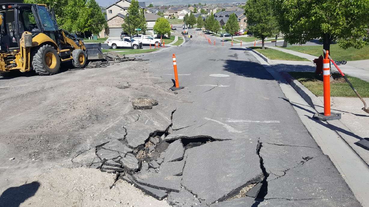 Cedar Hills water pipe bursts, flooding some basements