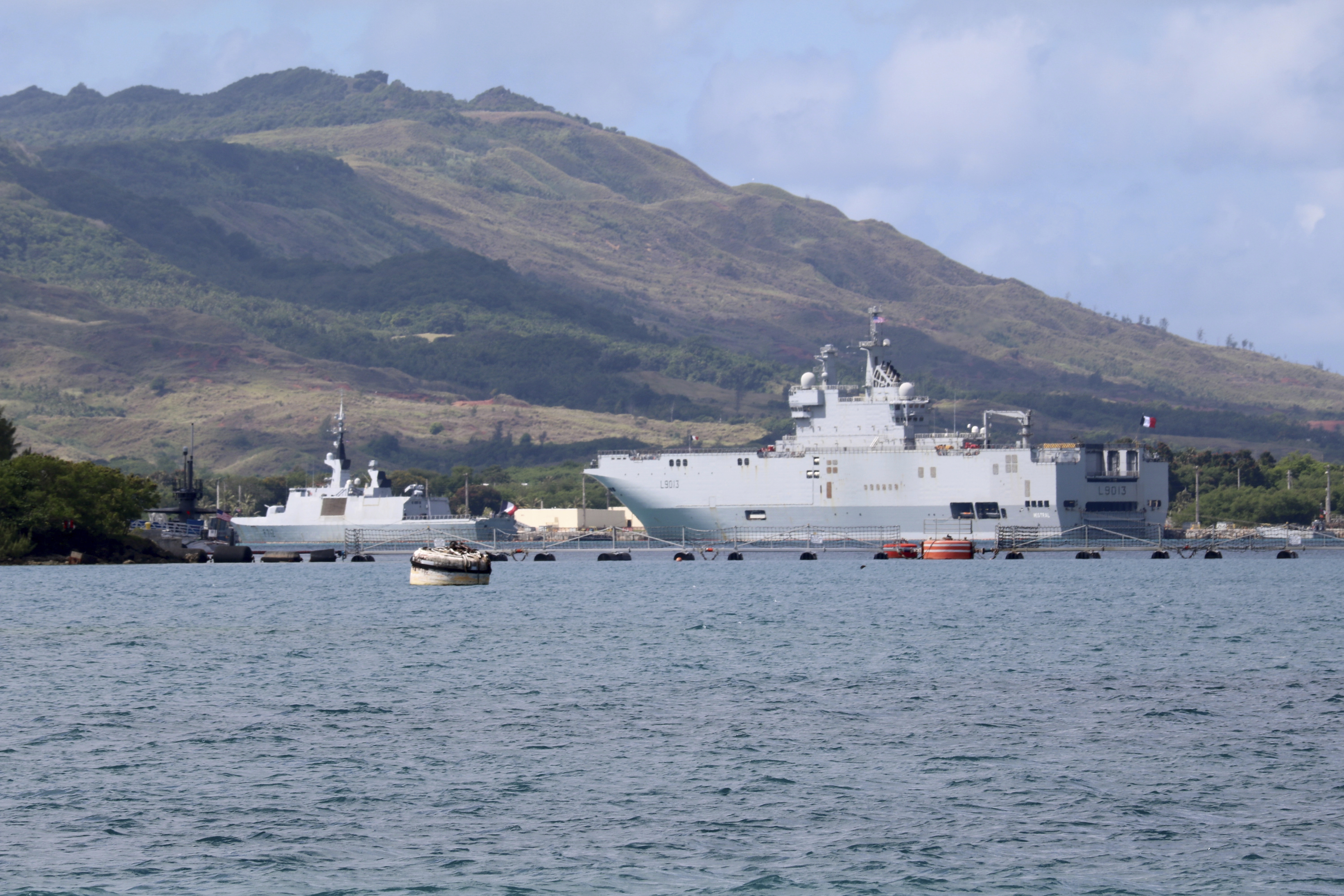 4-nation drills postponed after craft runs aground on Guam