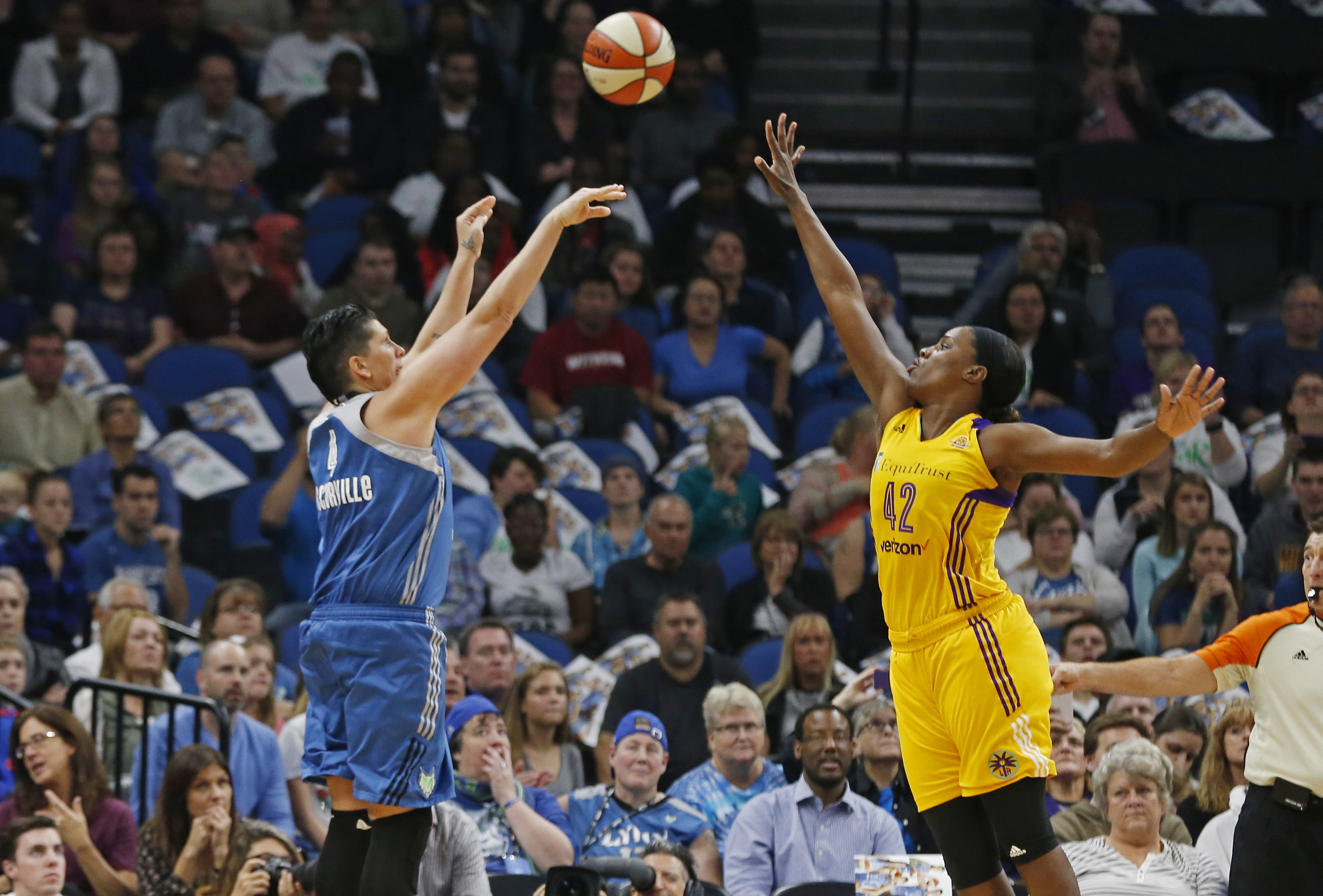 WNBA uses Twitter, FanDuel to extend growth of league