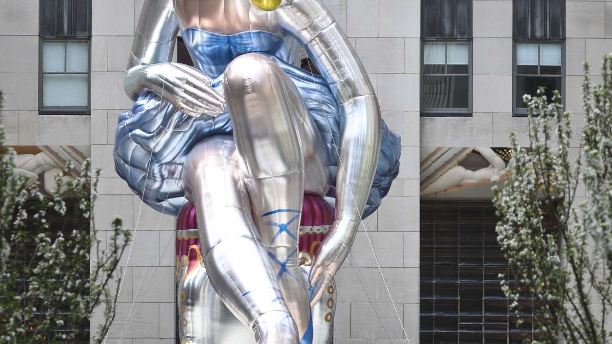 Inflatable sculpture of ballerina by Jeff Koons unveiled