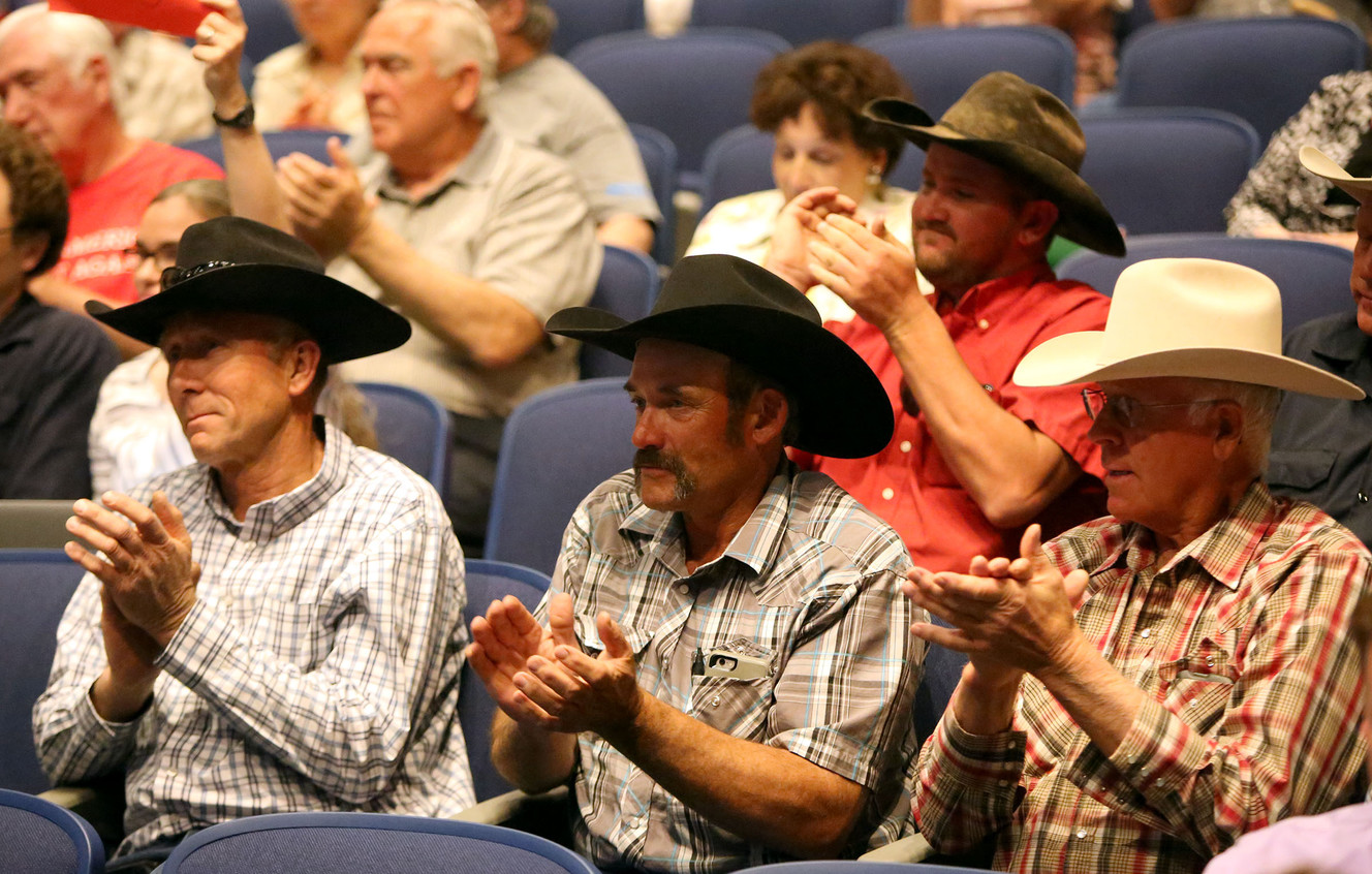People in the audience applaud during a town hall meeting with Rep. Chris Stewart, R-Utah, at Richfield High School in Richfield on Friday. (Photo: Kristin Murphy, Deseret News)