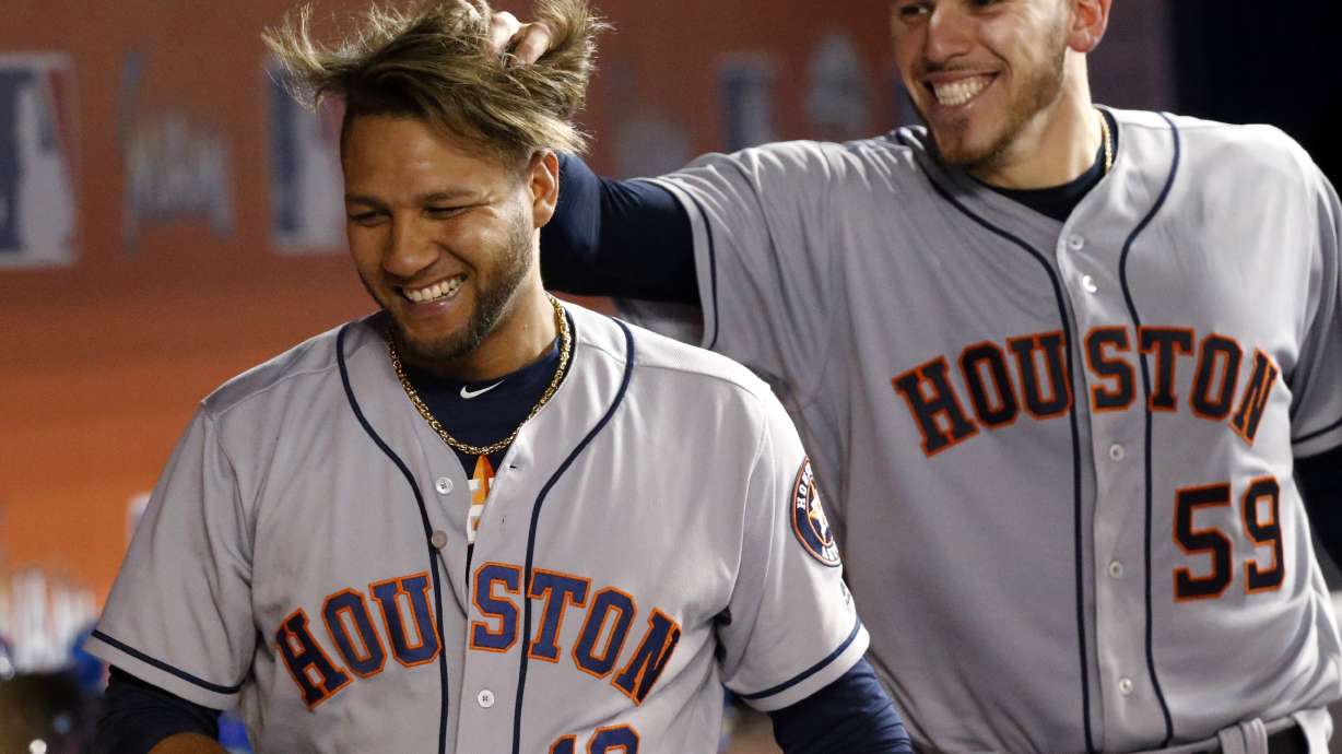 Gurriel's grand slam in 6th helps Astros beat Marlins 7-2