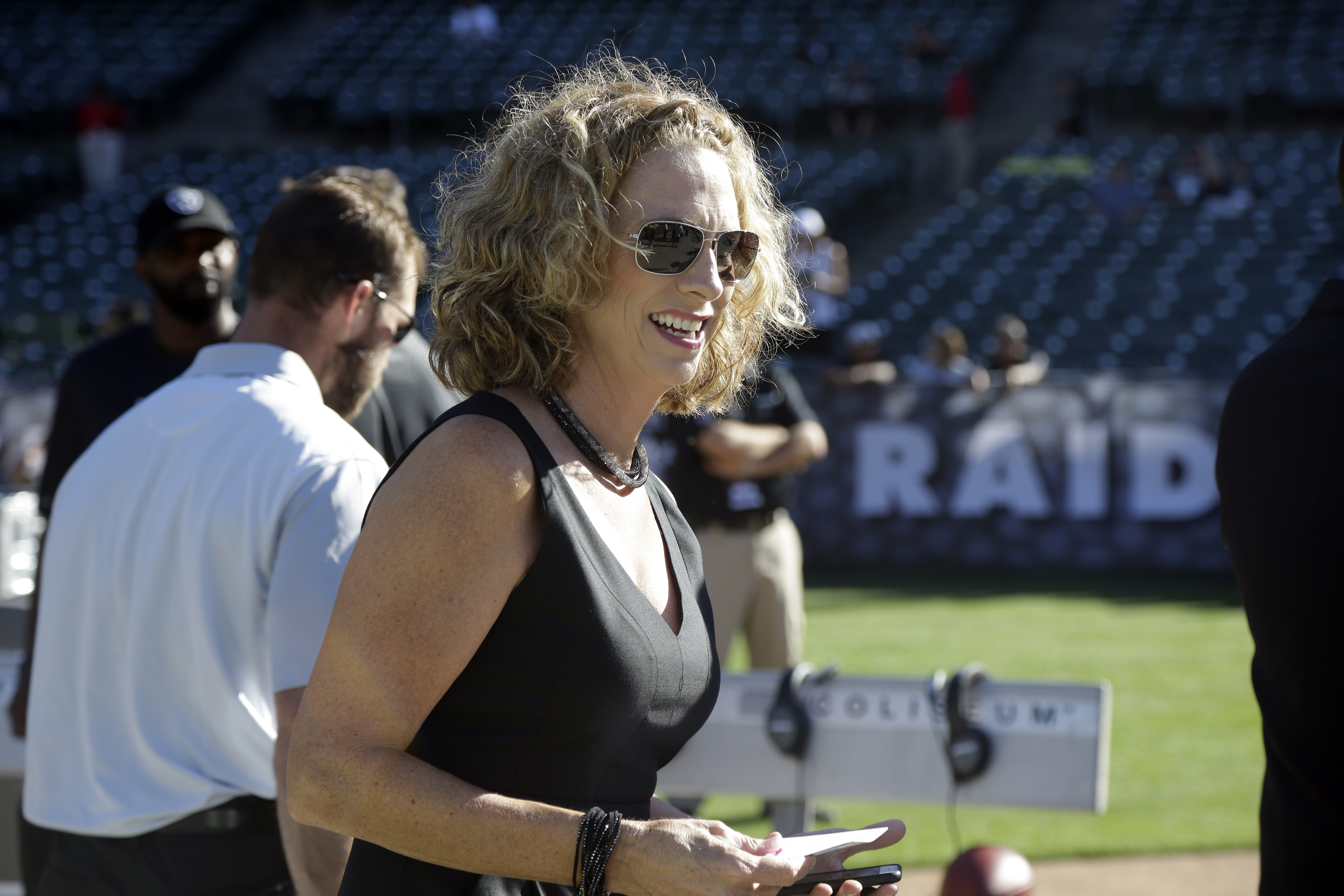 ESPN's Mowins set to be 1st woman to call NFL game since '87