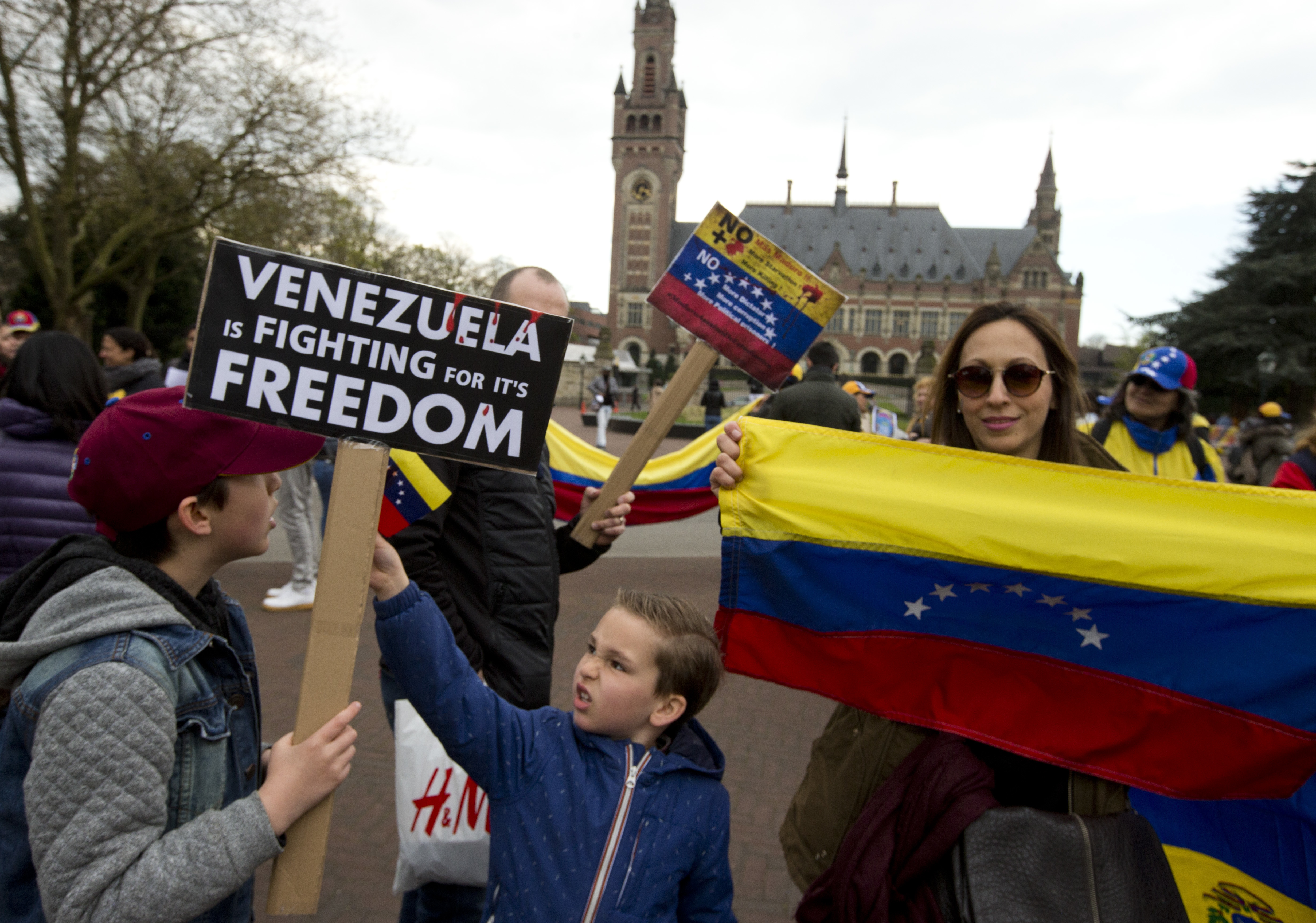 Venezuela leader: Officials treated like Jews under Nazis