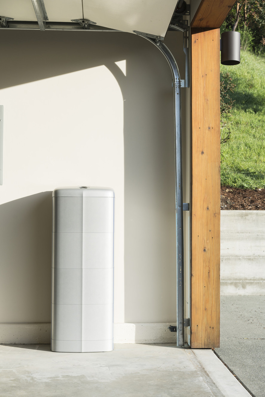 Vivint Solar has partnered with Mercedes-Benz Energy to offer residential solar power systems paired with battery storage. The battery system can supply power during emergencies or at peak usage rates. (Photo: Vivint Solar)