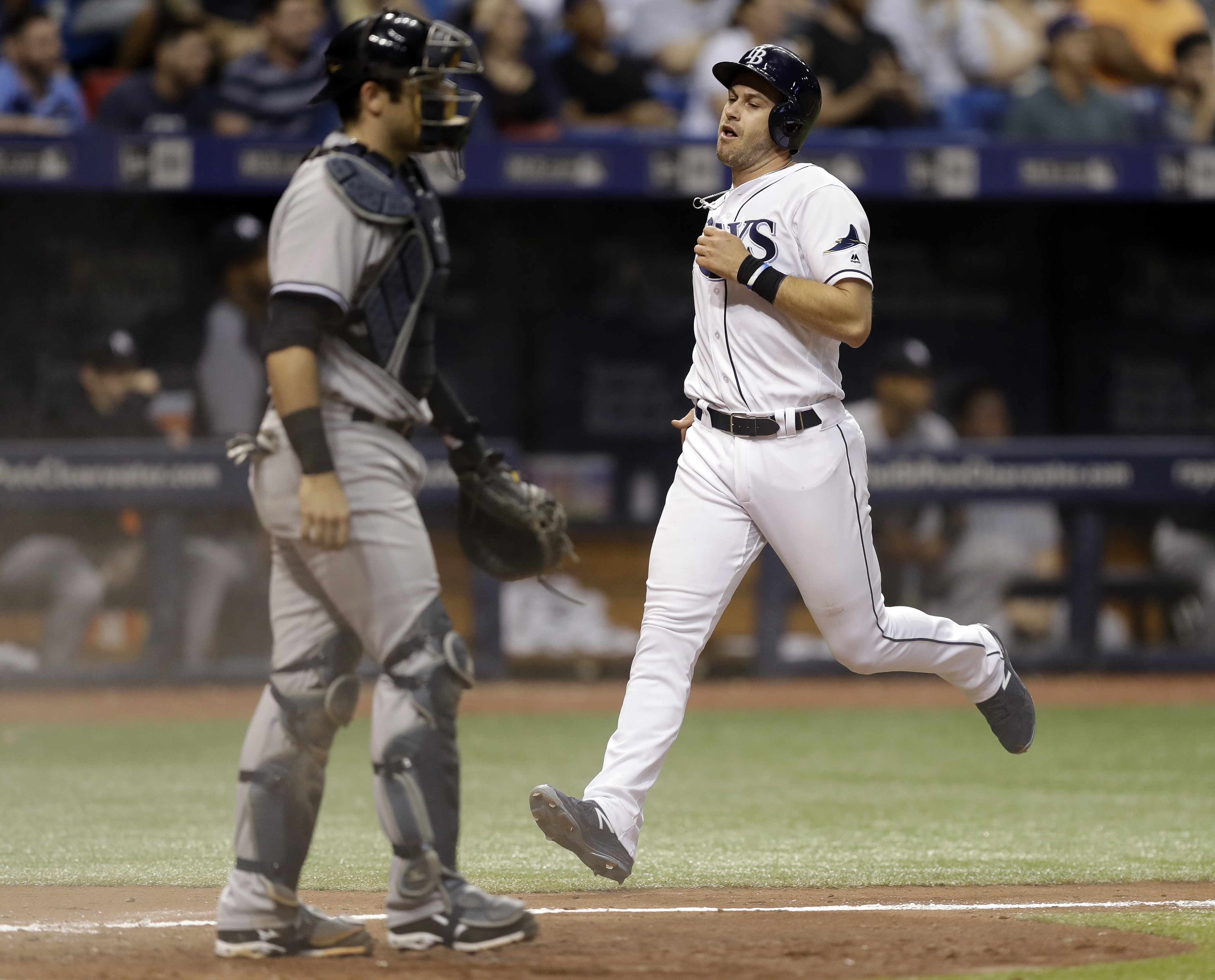 Longoria has 4 hits, breaks tie in 8th, Rays top Yankees 5-4