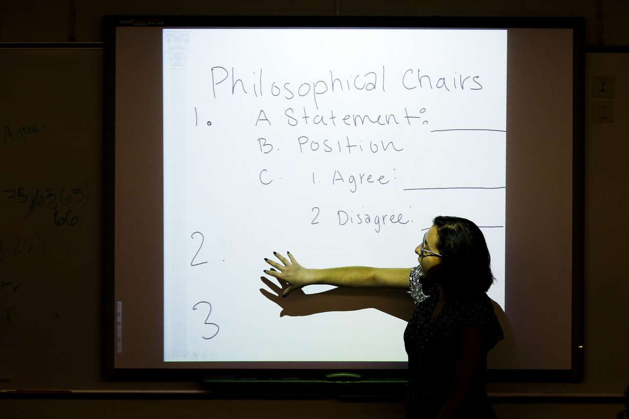University of Utah graduate Margarita Ruiz-Hernandez teaches a class at Bryant Middle School in Salt Lake City on Monday, May 22, 2017. (Photo: Alex Goodlett, Deseret News)