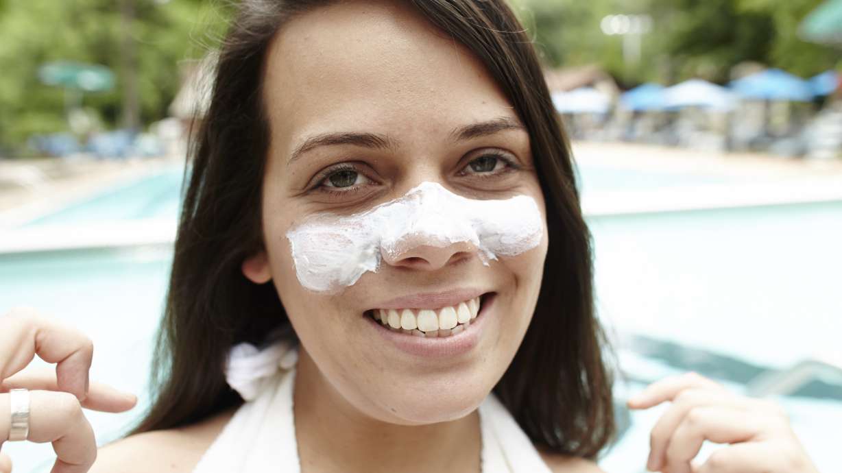 Experts' tips for choosing the safest sunscreen