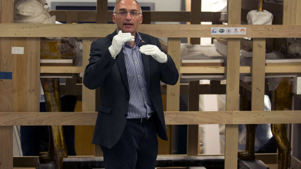 Egypt moves bed, chariot of King Tut to new museum
