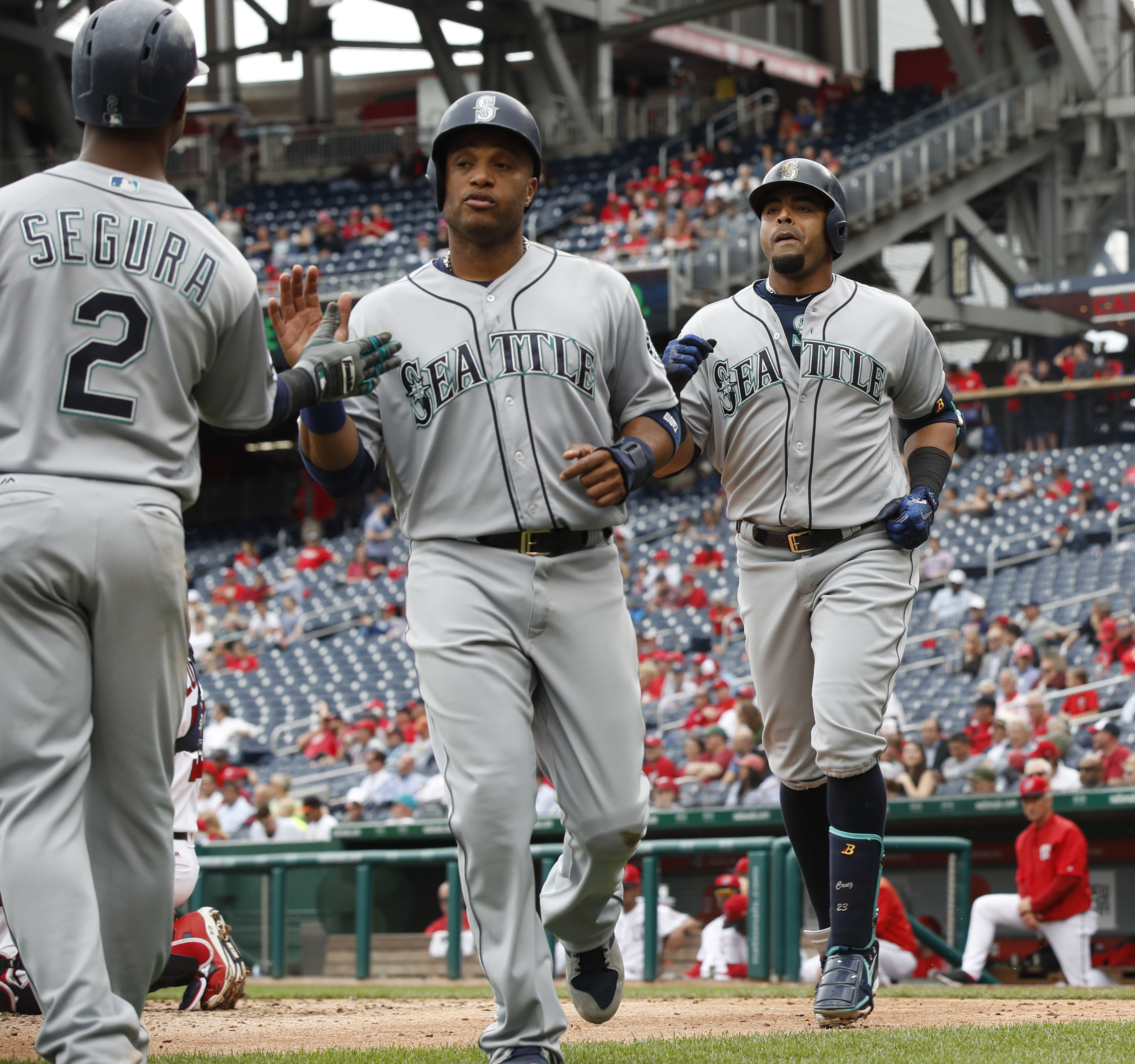 Cruz's 3-run HR off Turner lifts Mariners over Nats 4-2