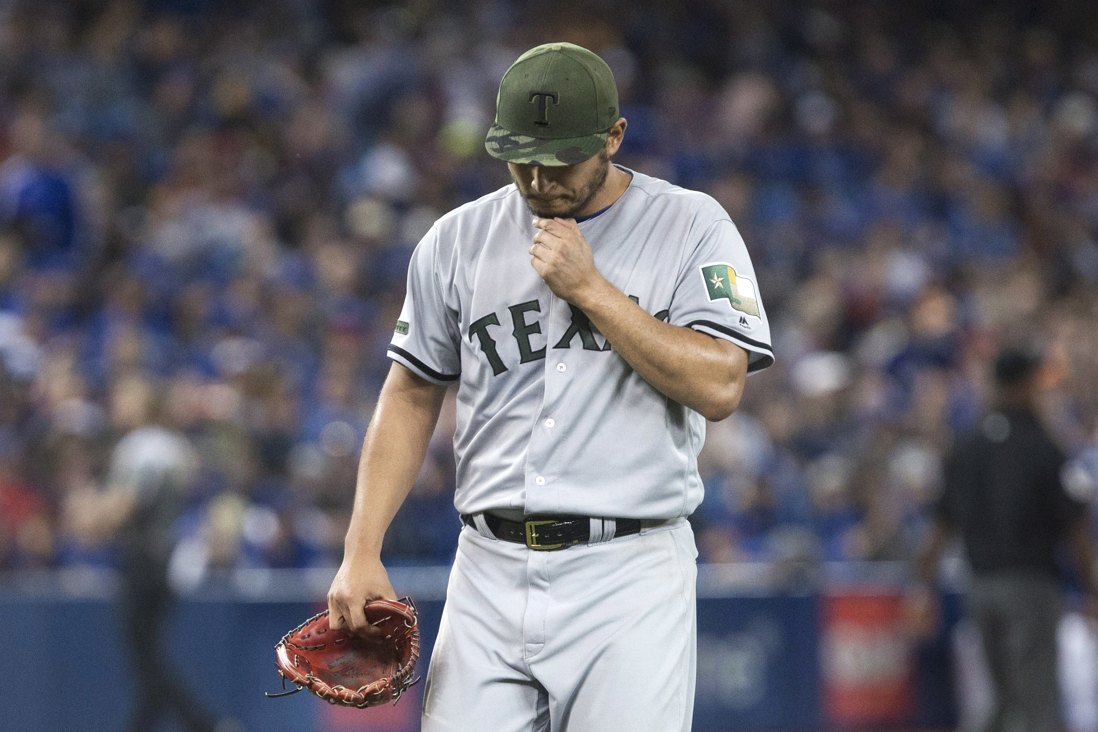 Bautista hits 3-run HR, Blue Jays beat Rangers 3-1