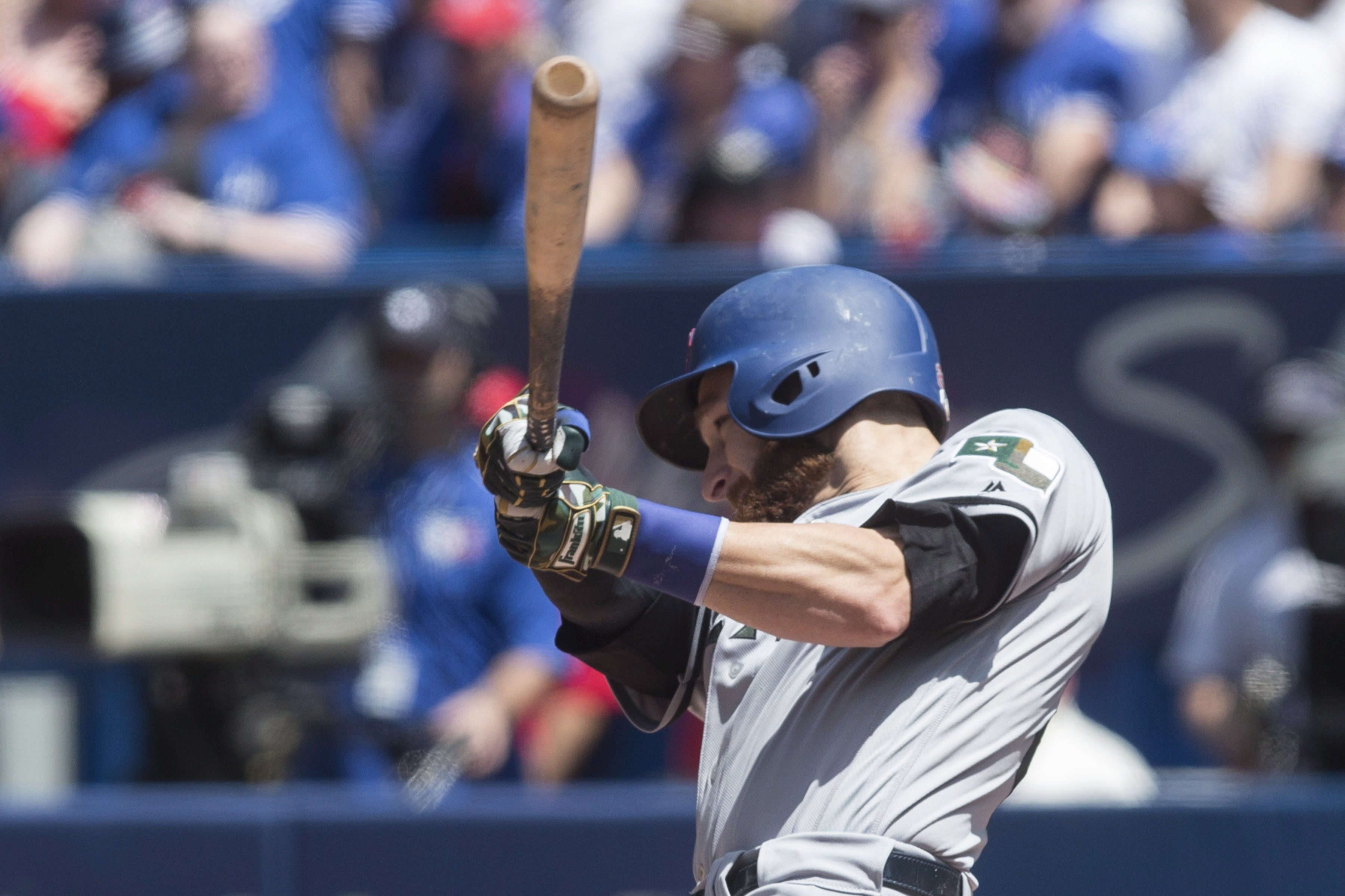 Gallo hits 15th HR as Rangers snap slump, beat Blue Jays 3-1