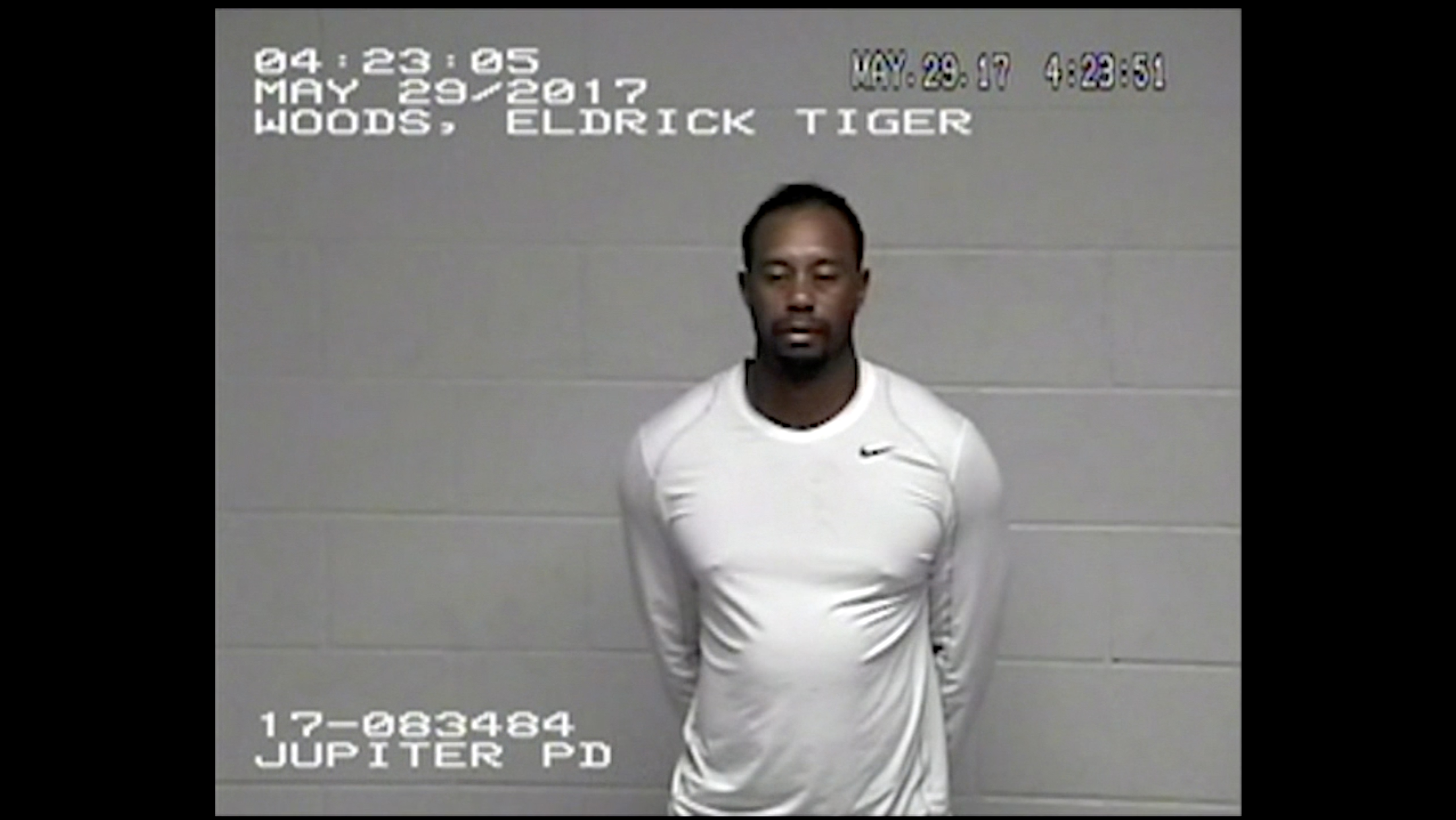 Video shows Tiger Woods performing 2 breath tests at jail