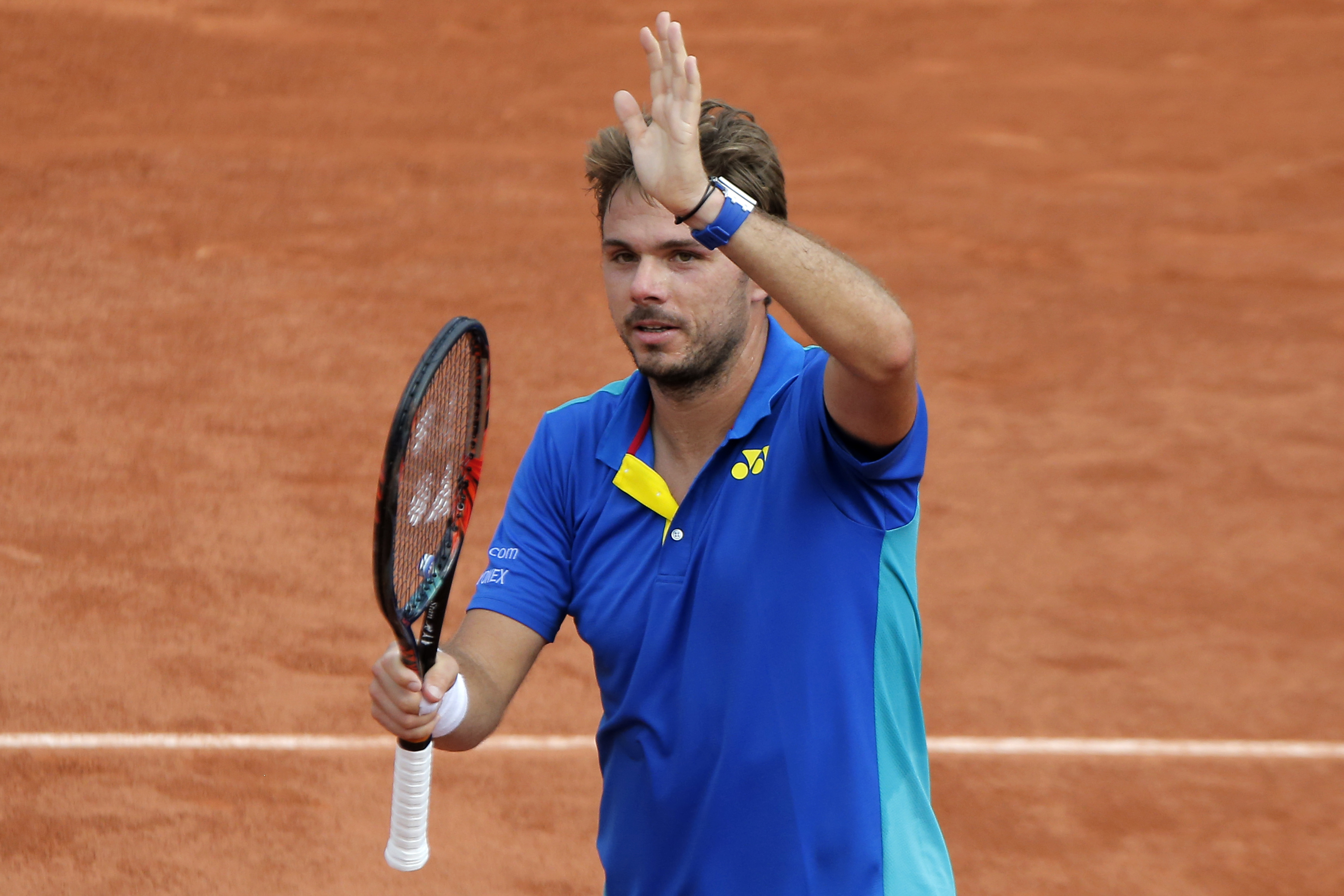 Murray ousts del Potro and his 'very manly grunt' at French