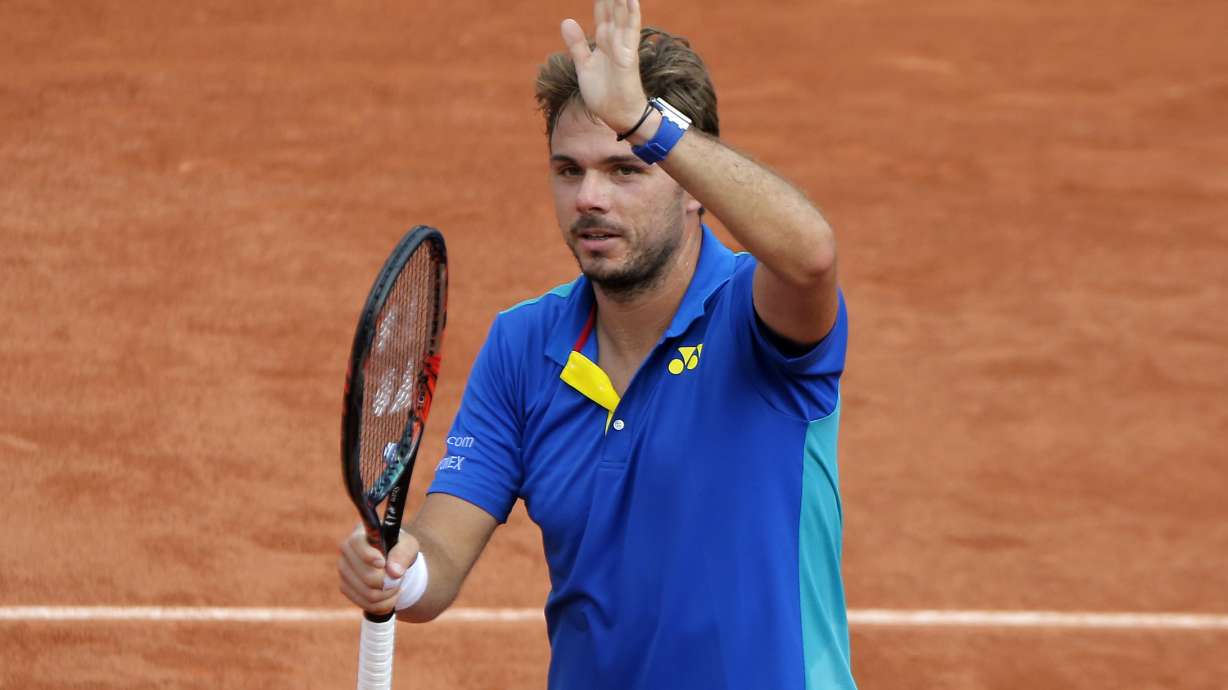 Murray ousts del Potro and his 'very manly grunt' at French